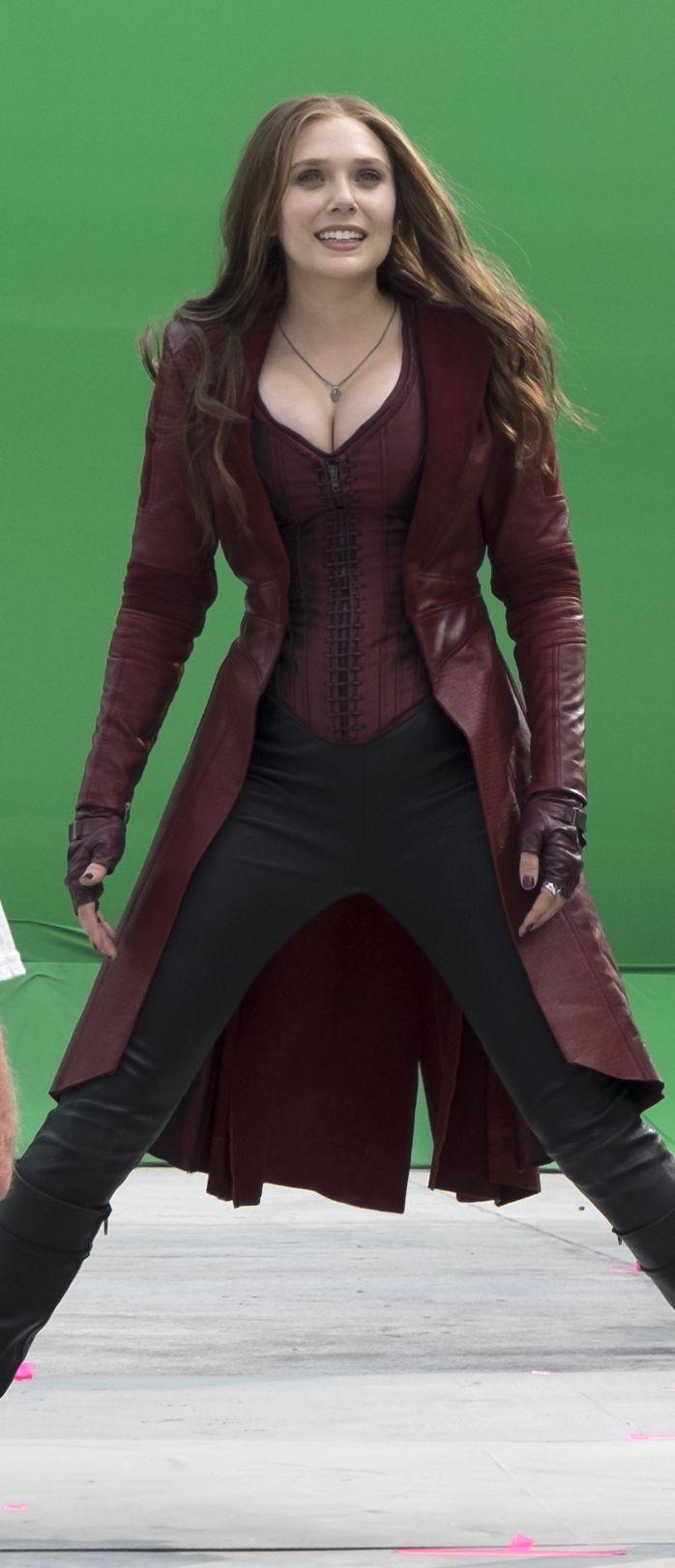 698x1623 Civil War Wanda Maximoff. Elizabeth olsen scarlet witch, Marvel girls, Marvel women