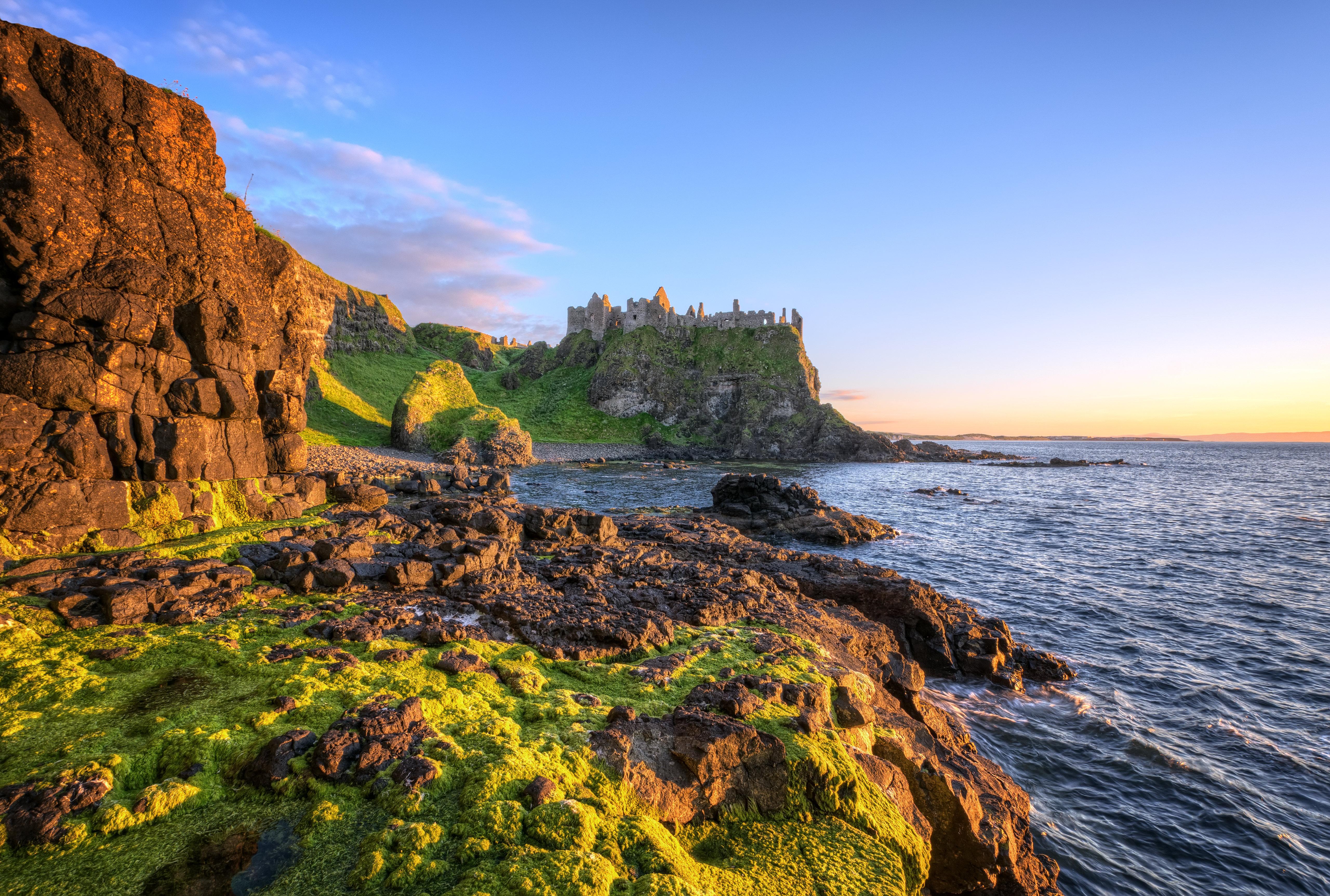 5120x3449 Dunluce Medieval Castle on the Coast of Ireland