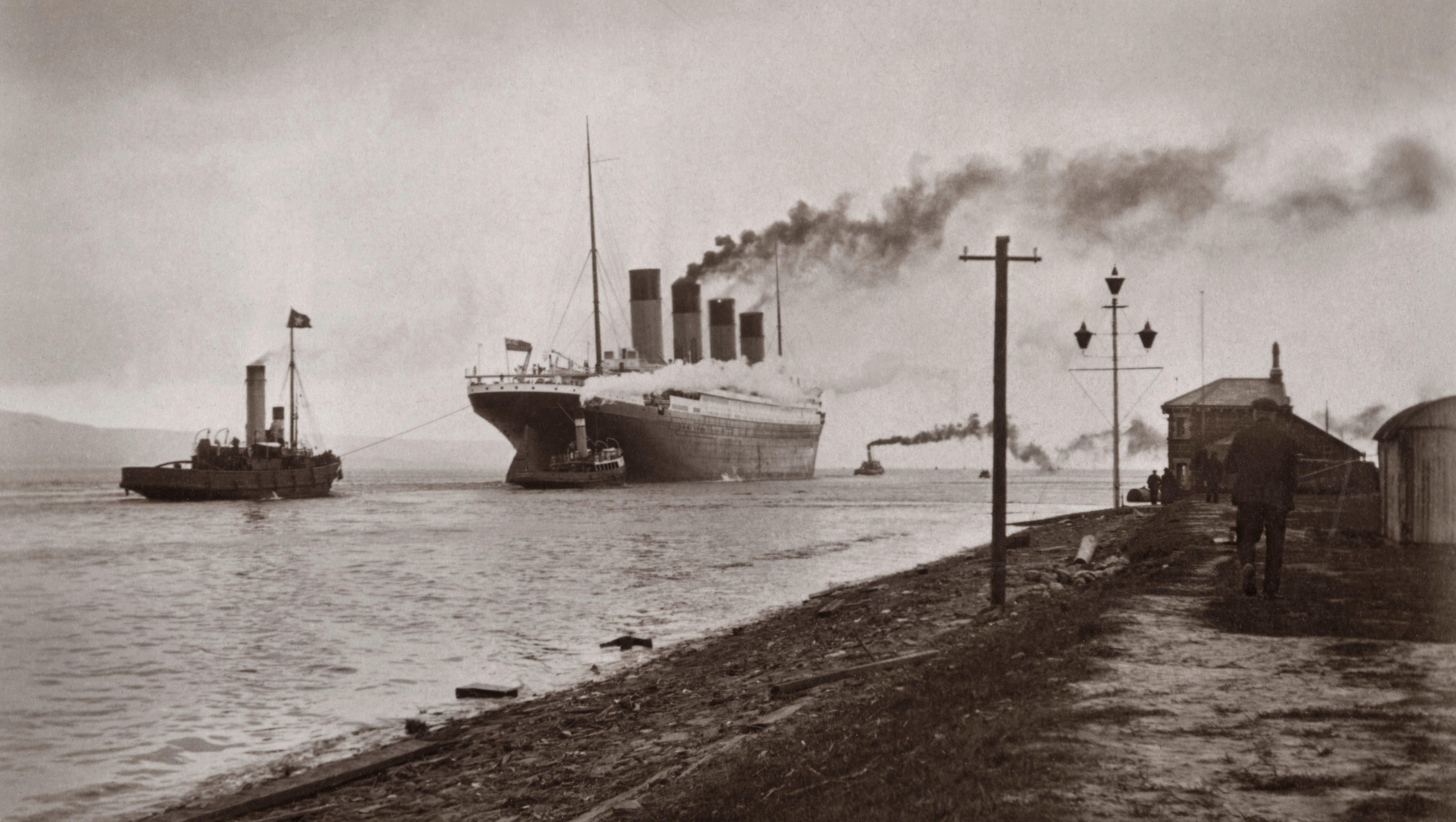 6229x3519 Do these photo unveil what really caused the Titanic to sink?