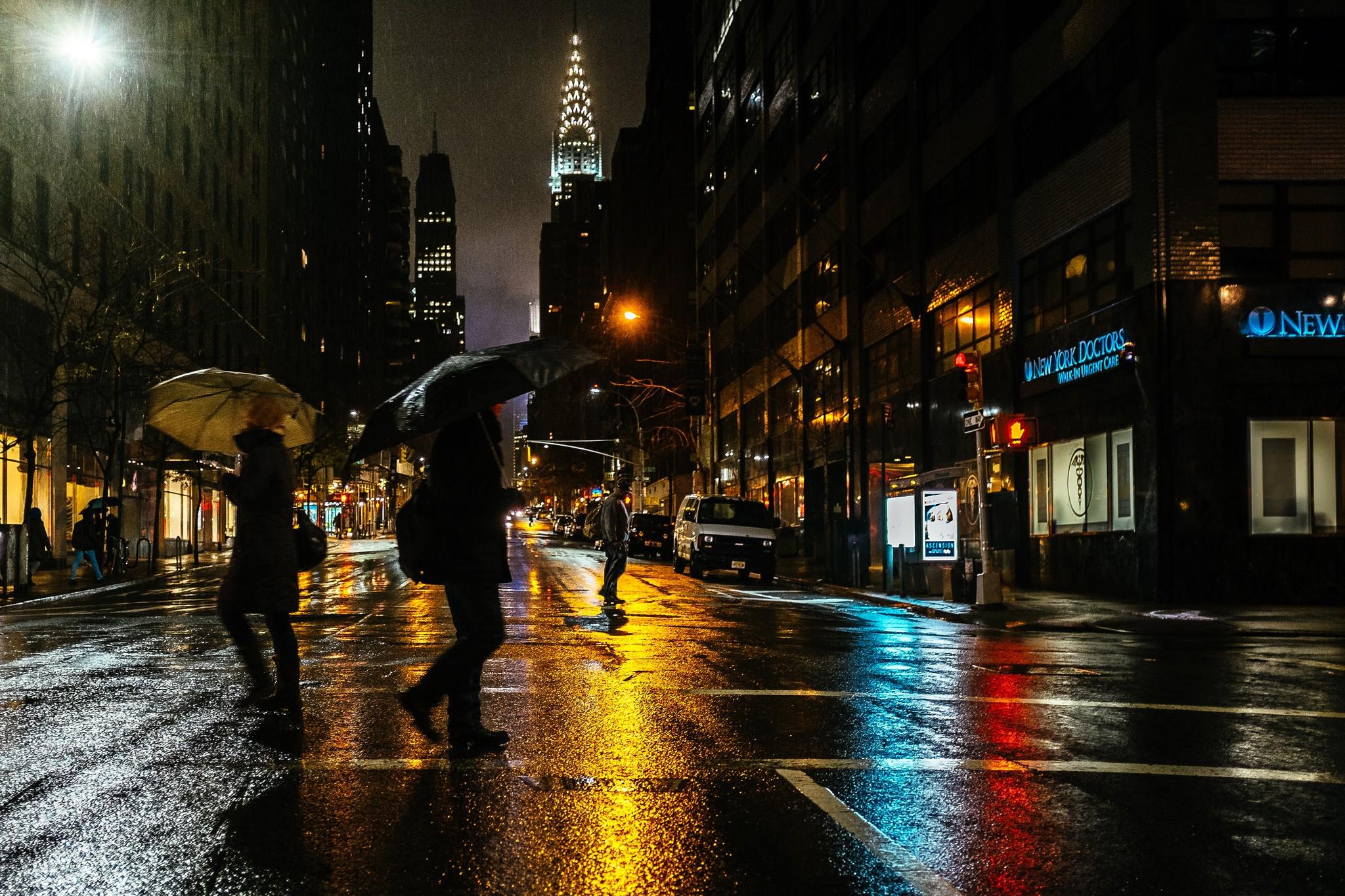 2048x1365 City Rain Computer Wallpaper