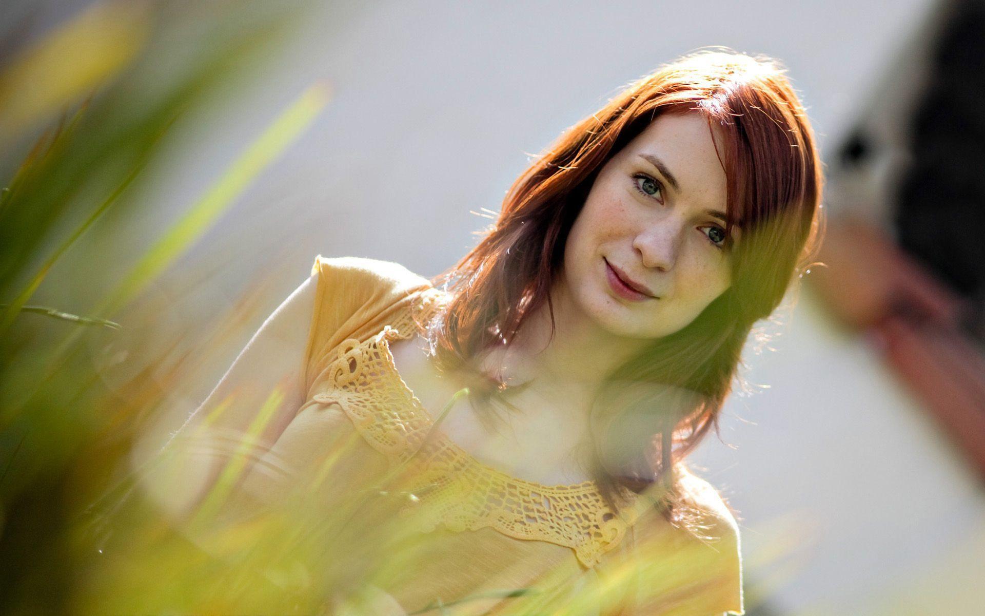 1920x1200 Felicia Day Wallpaper