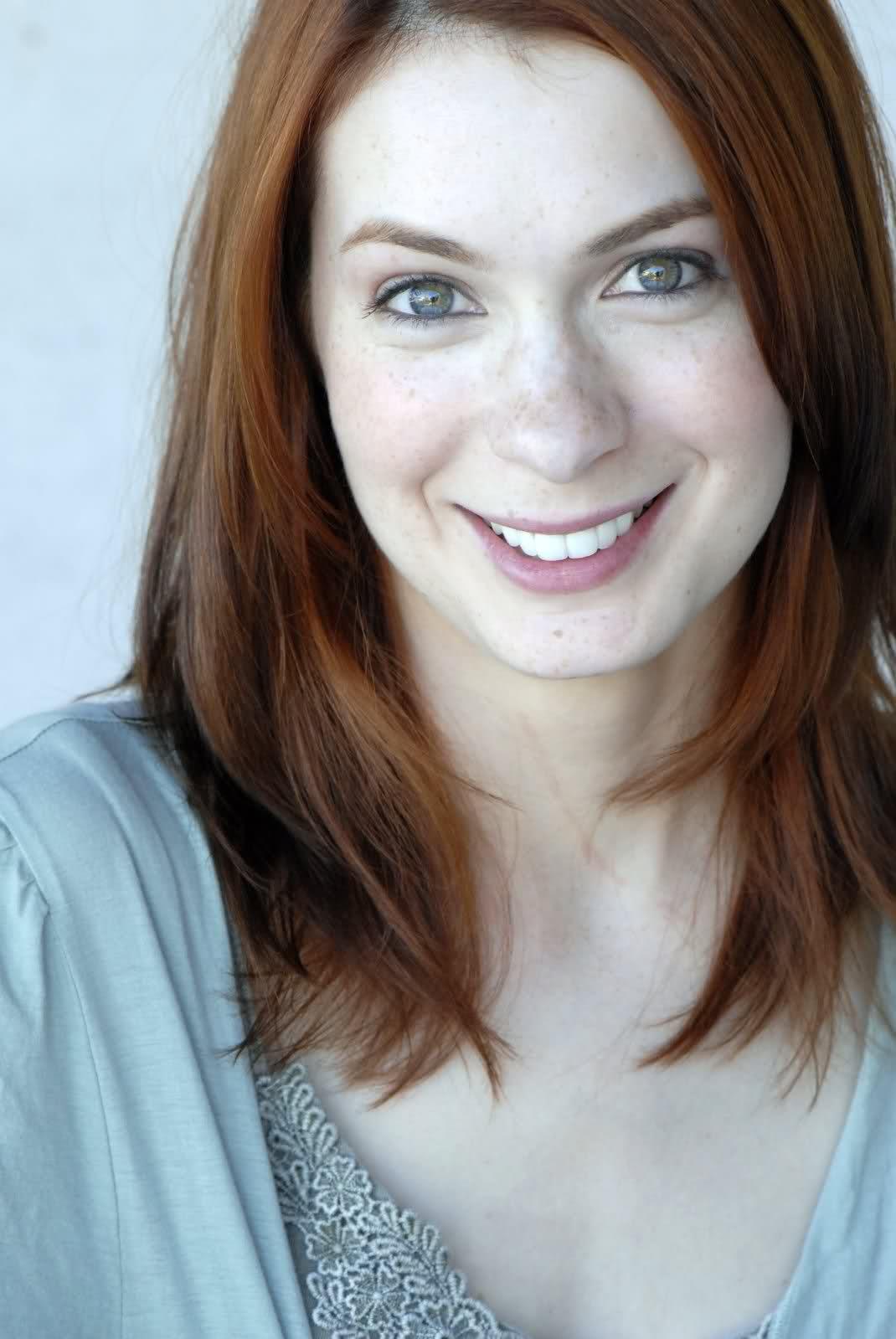 1070x1599 Felicia Day Random Portrait Day Photo