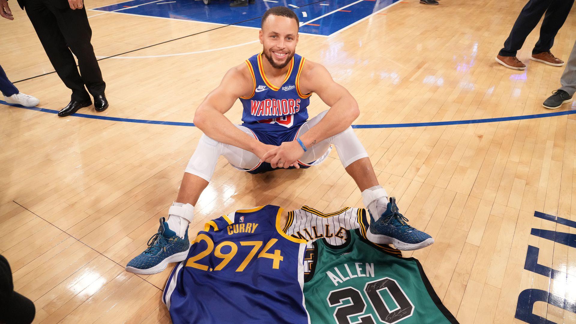 19,272 Stephen Curry Shooting Stock Photos, High-Res Pictures, and