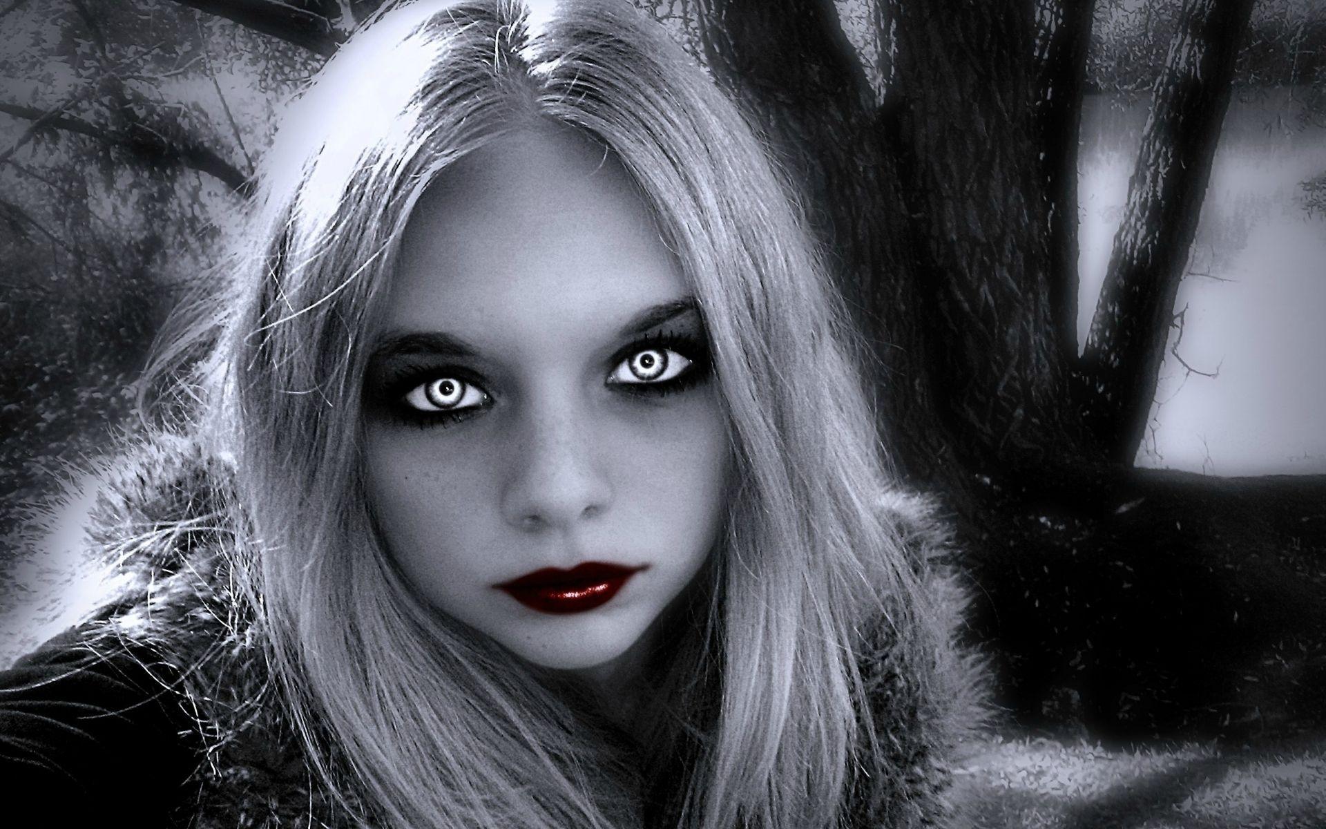 1920x1200 Horror Woman Wallpaper