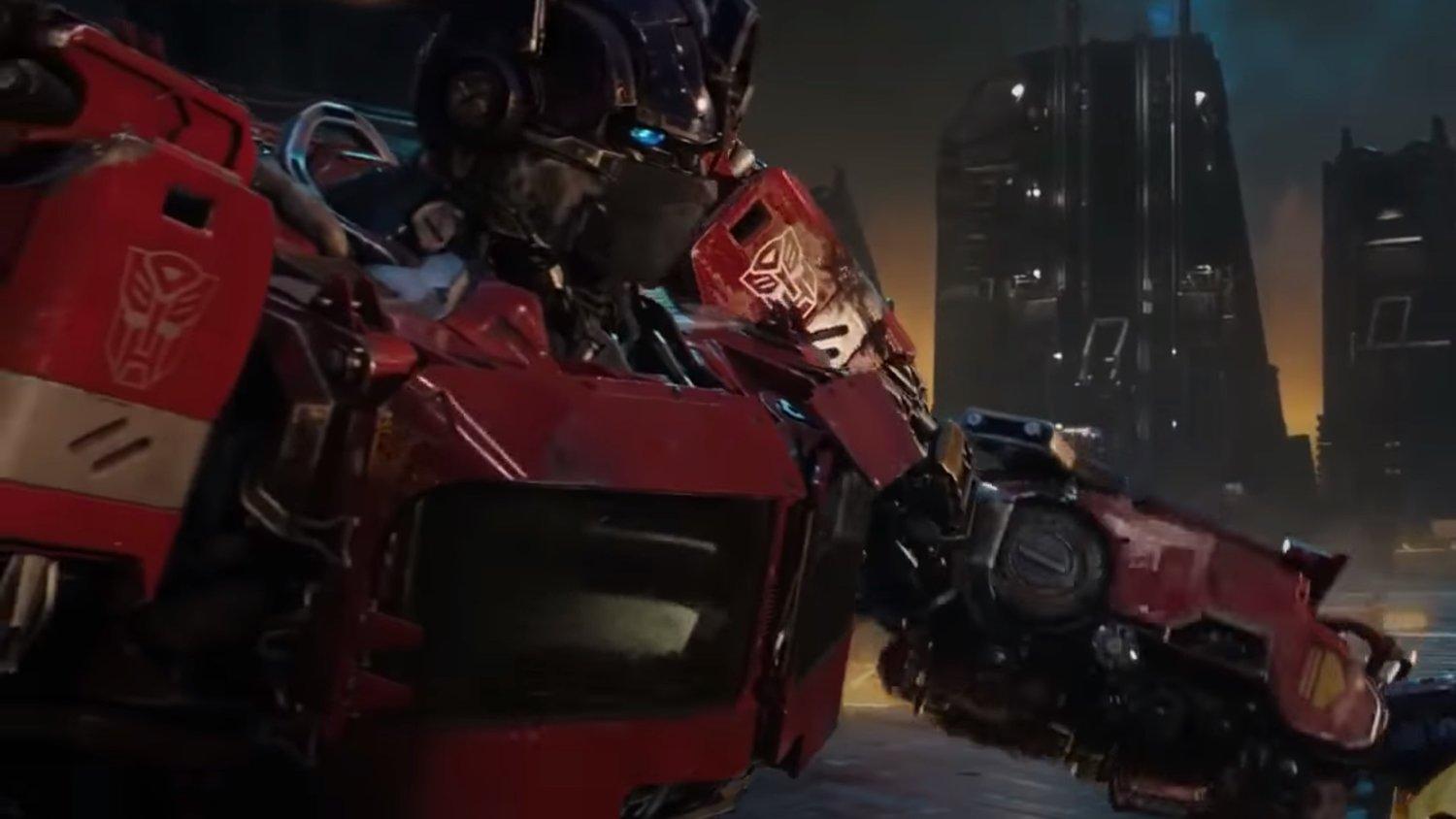 1500x844 This TV Spot For BUMBLEBEE Comes With New Optimus Prime Footage Plus There Are Two New Clips