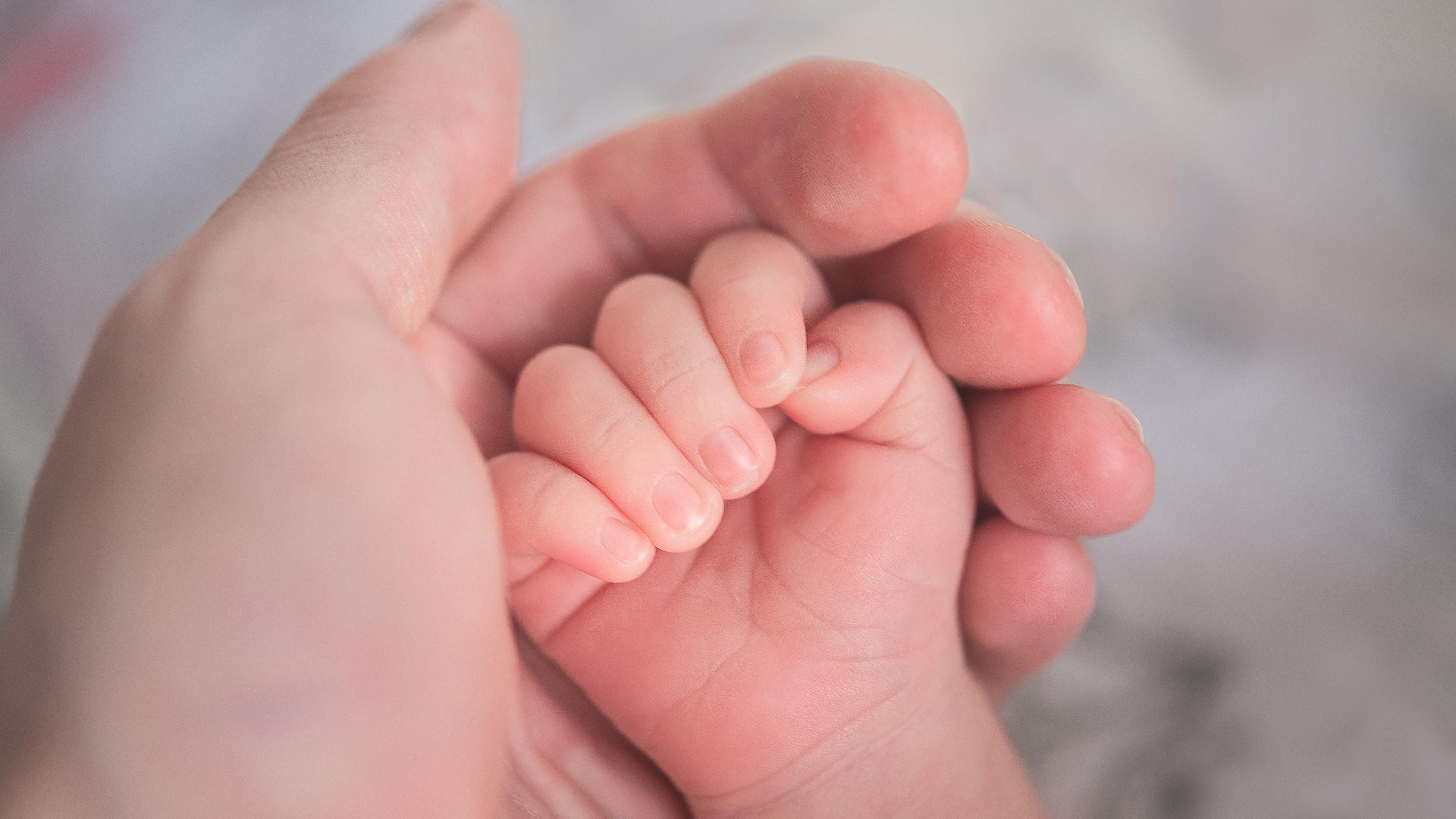 5120x2880 Mother Wallpaper