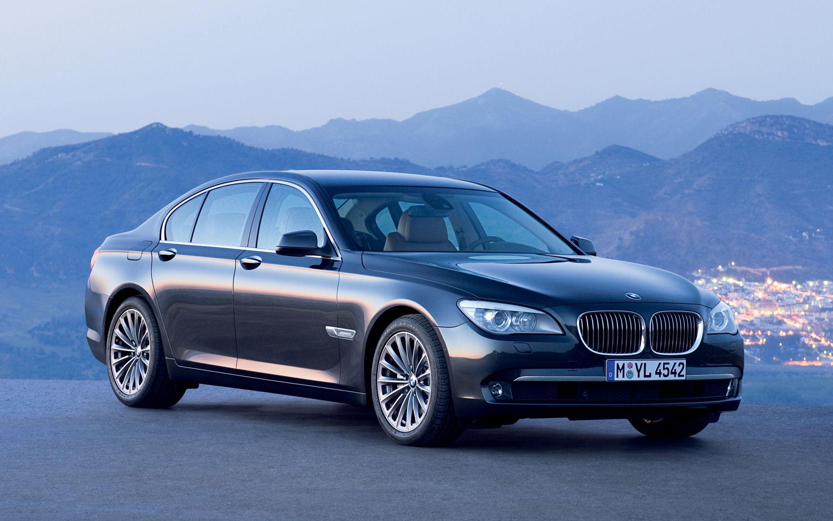 1680x1050 BMW 730 Wallpaper