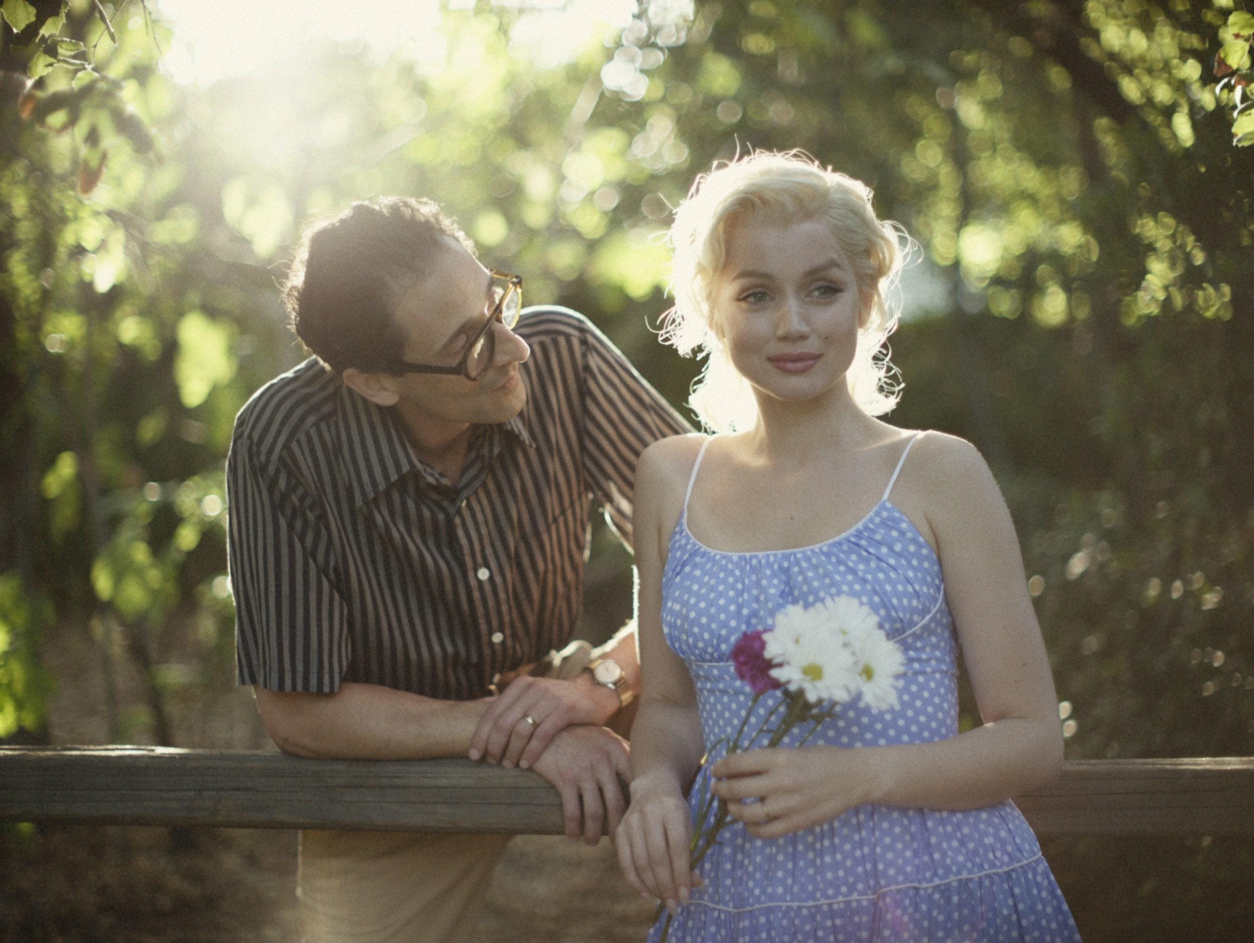 2500x1880 Blonde': An Exclusive Look at Ana de Armas as Marilyn Monroe