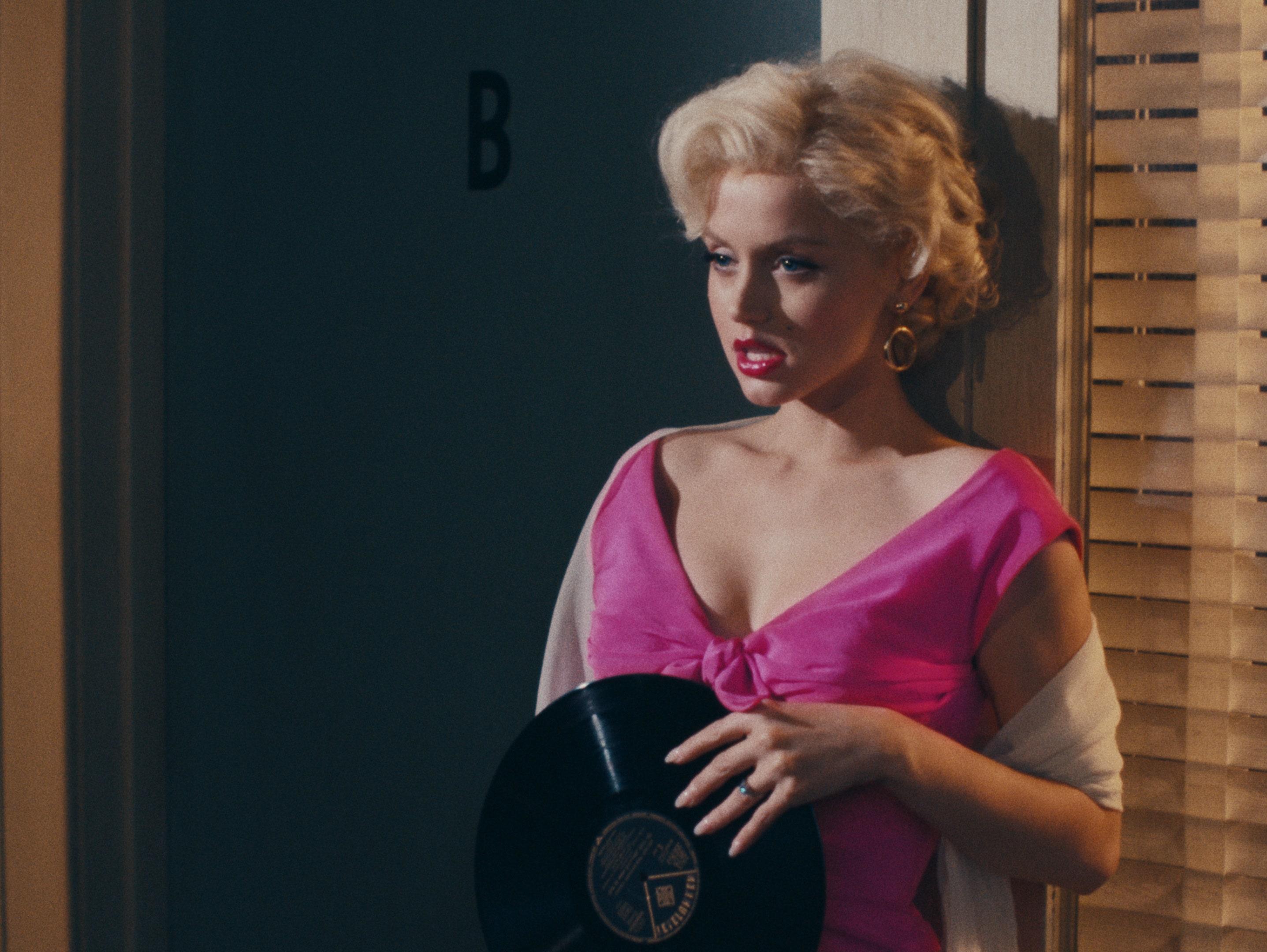 2874x2160 Blonde' Trailer: Ana de Armas Is “Watched By All, Seen By None” as Marilyn Monroe