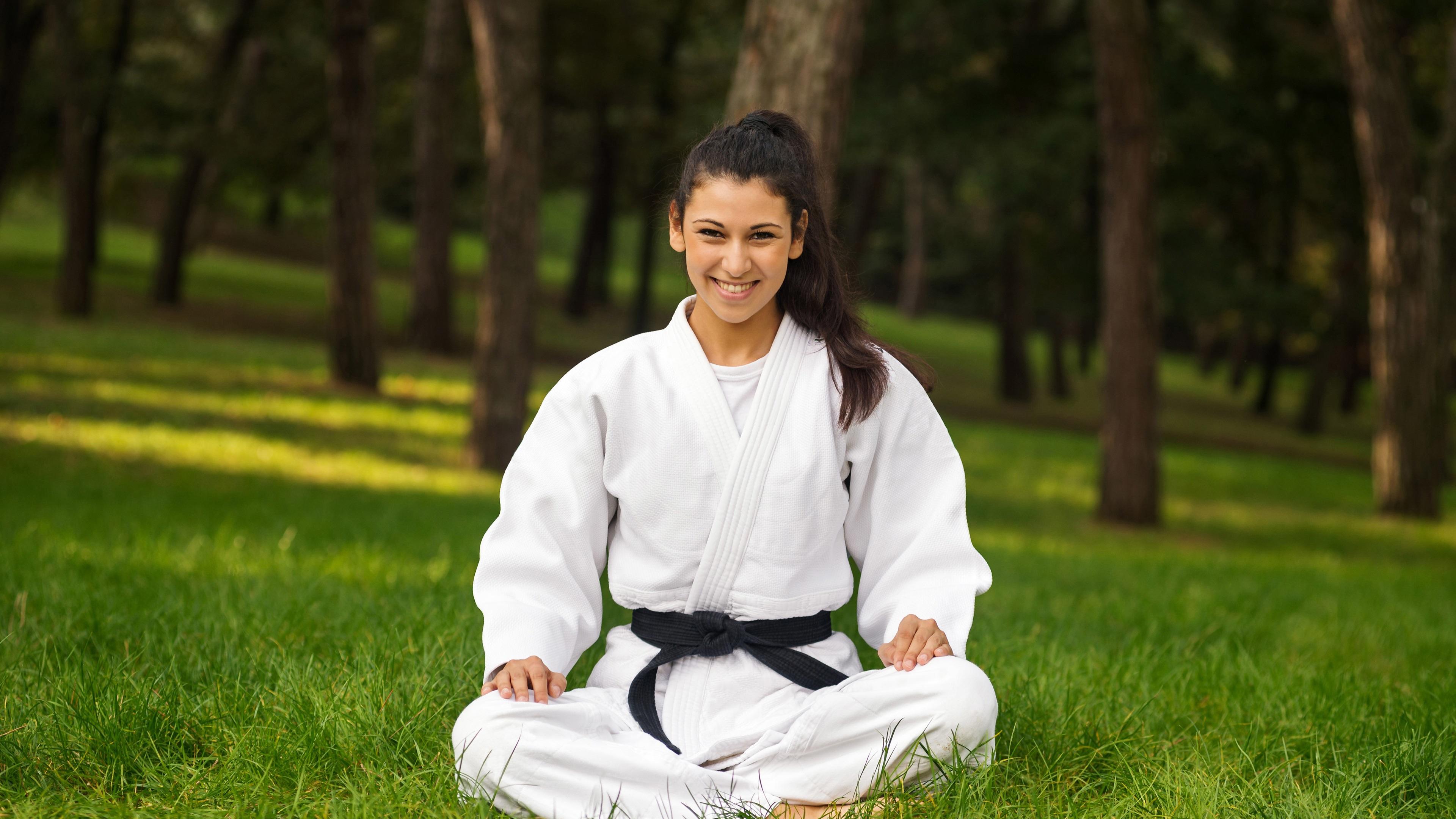 3840x2160 Wallpaper Karate, white clothes girl, smile, grass 3840x2160 UHD 4K Picture, Image