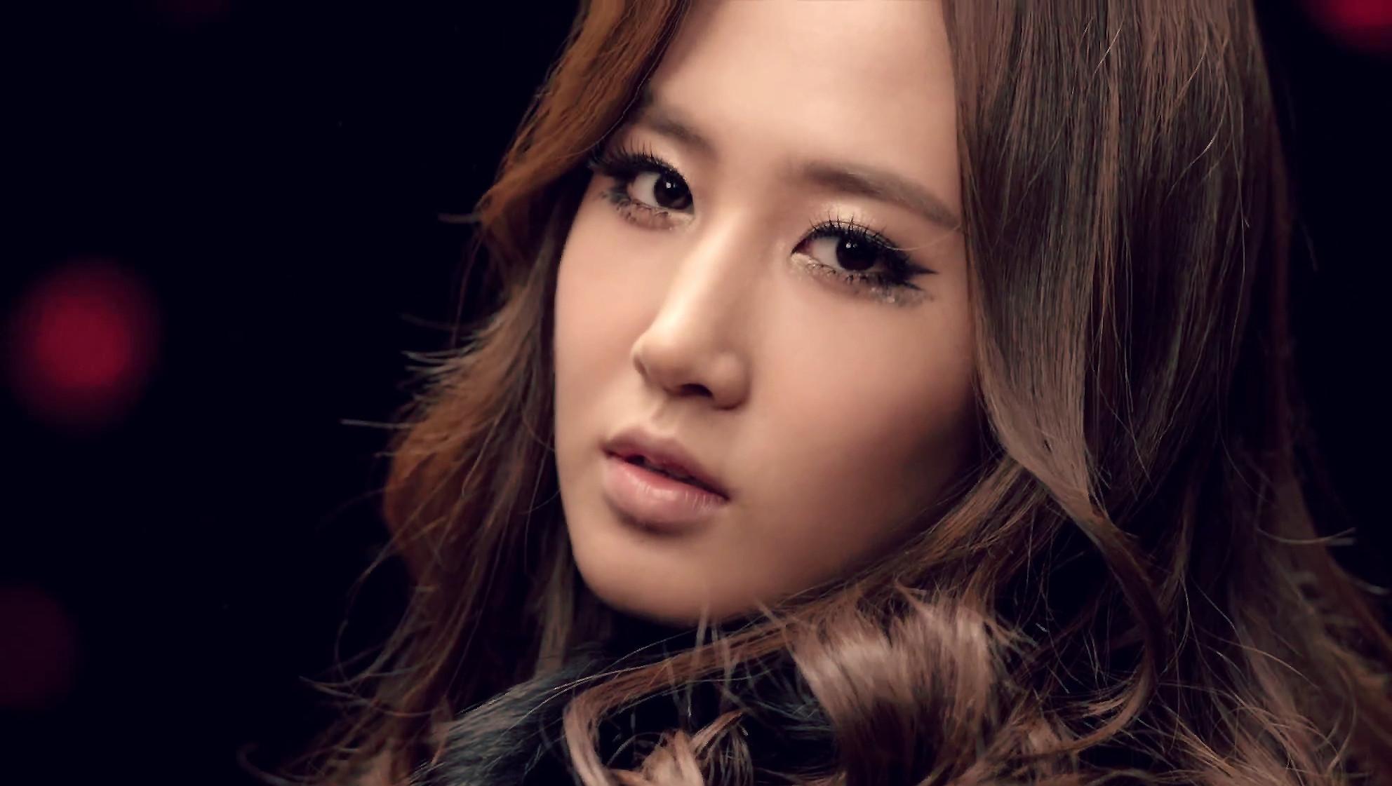 1984x1121 Snsd Yuri Wallpaper