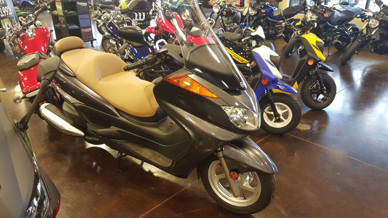 1600x900 Yamaha Majesty 400 Scooter