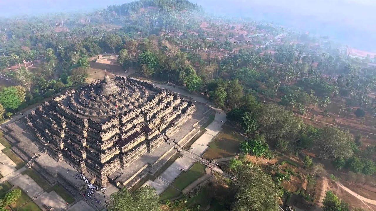 1280x720 Breathtaking Photo Of The Ancient Borobudur Temple