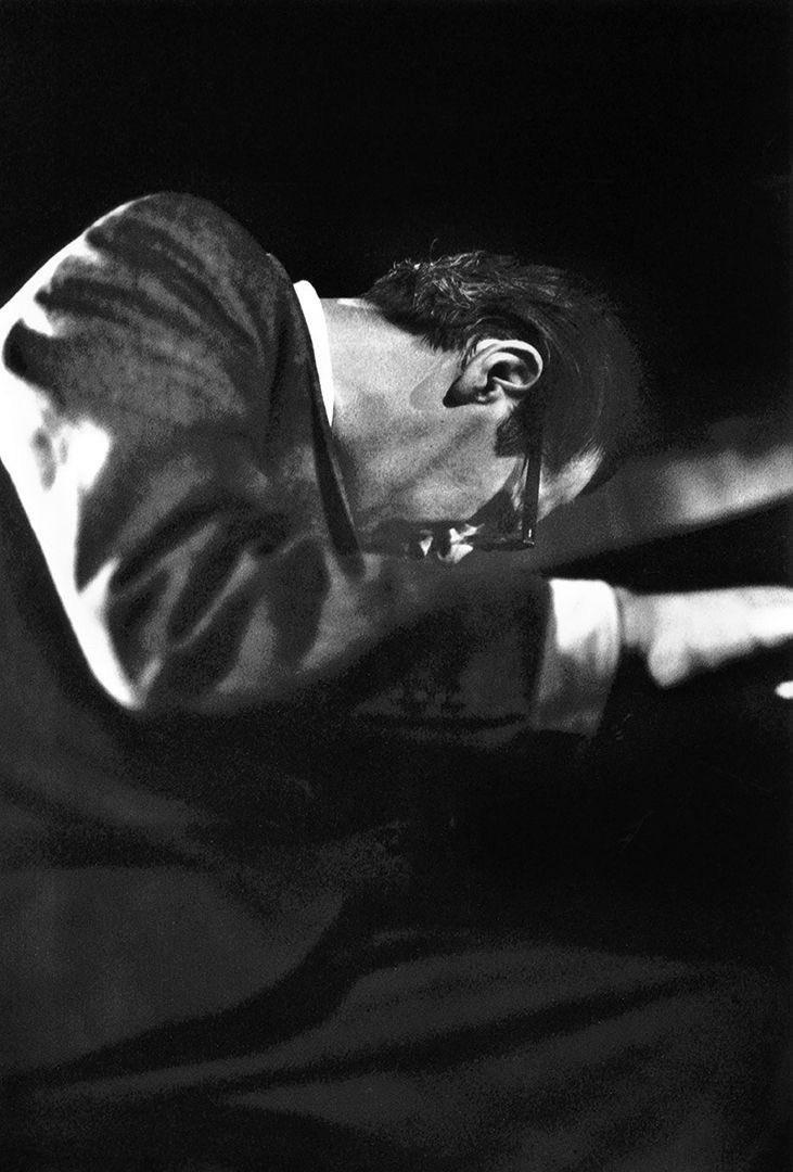 731x1080 Music Wind ♪♪♫♪ ꧁ღ⊱♪♪♫♪ ⊱ღ꧂ Bill Evans The Dolphin Personnel Bill Evans : (p, El P) Eddie Gómez : (b) Marty Morell : (ds) Sam Brown : (