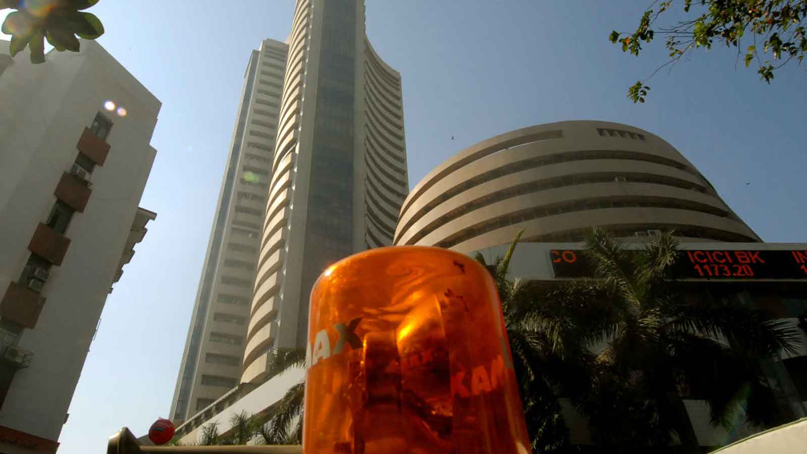 1600x900 Market close: Sensex dives 871 points; Nifty settles at 638. Business of India Videos