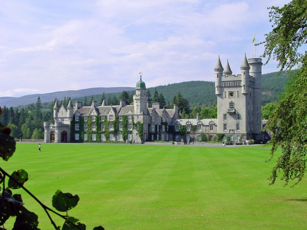 Balmoral Castle Wallpapers Top Free Balmoral Castle Backgrounds   8494034 