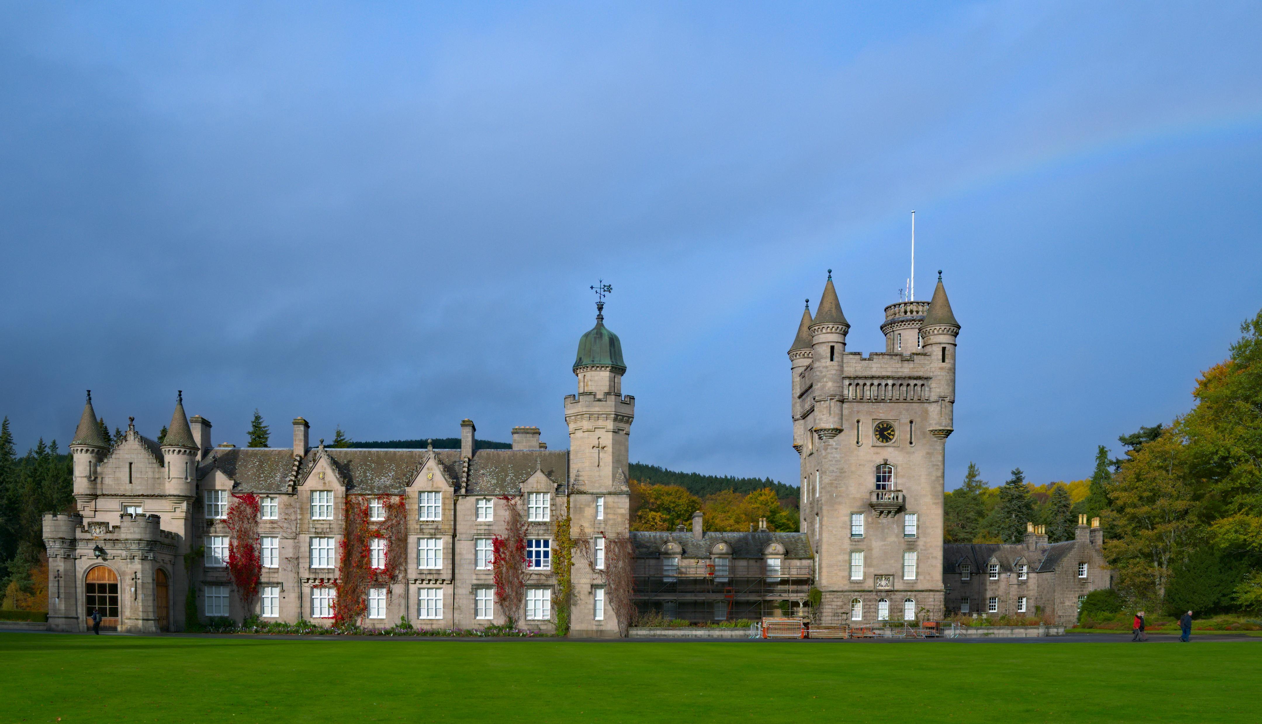 Balmoral Castle Wallpapers - Top Free Balmoral Castle Backgrounds ...