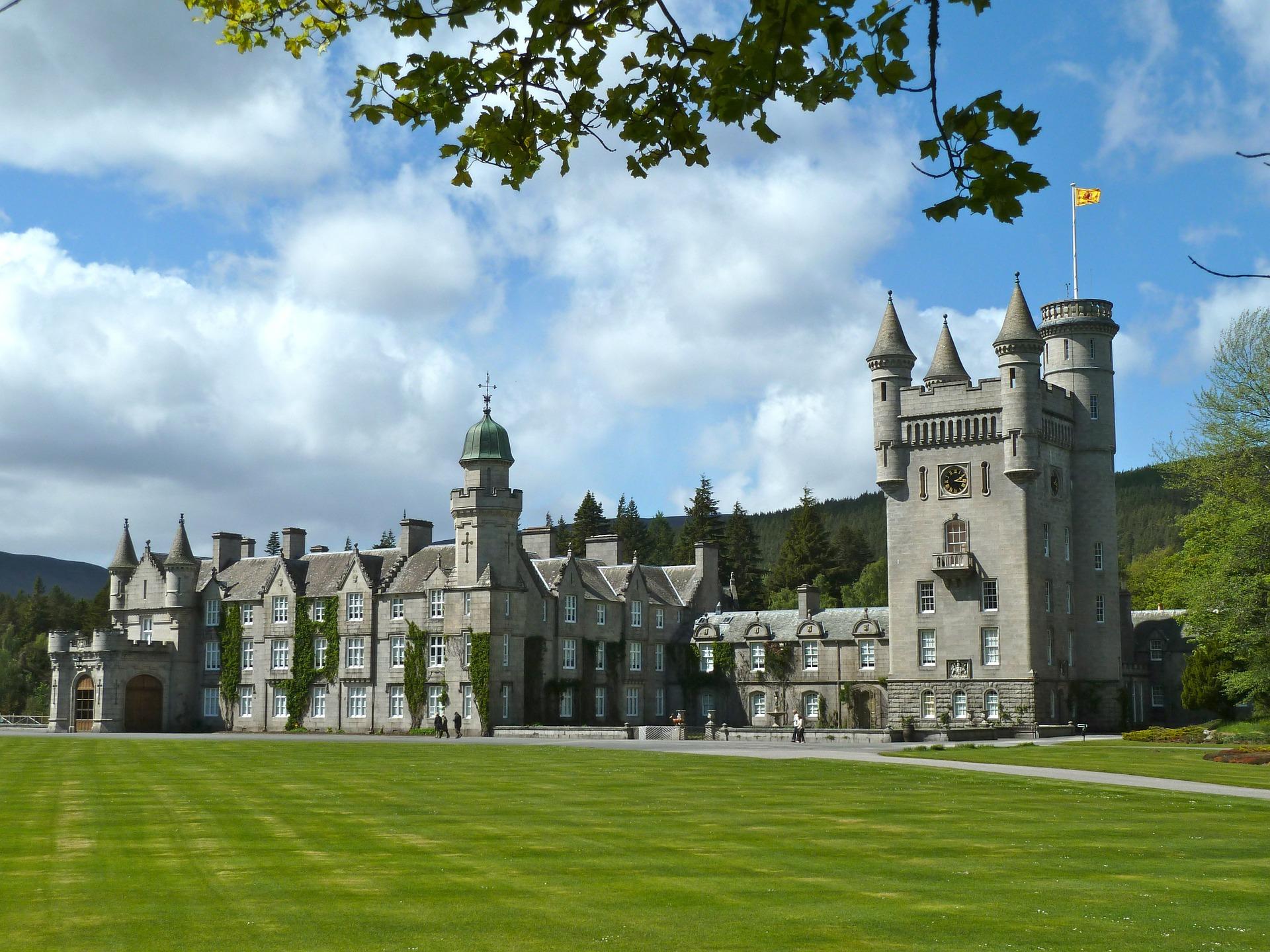 Balmoral Castle Wallpapers - Top Free Balmoral Castle Backgrounds ...