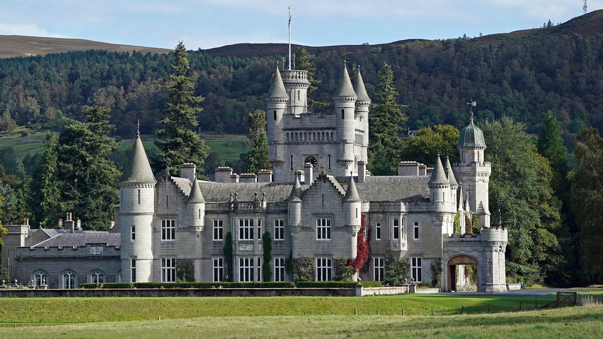 Balmoral Castle Wallpapers - Top Free Balmoral Castle Backgrounds