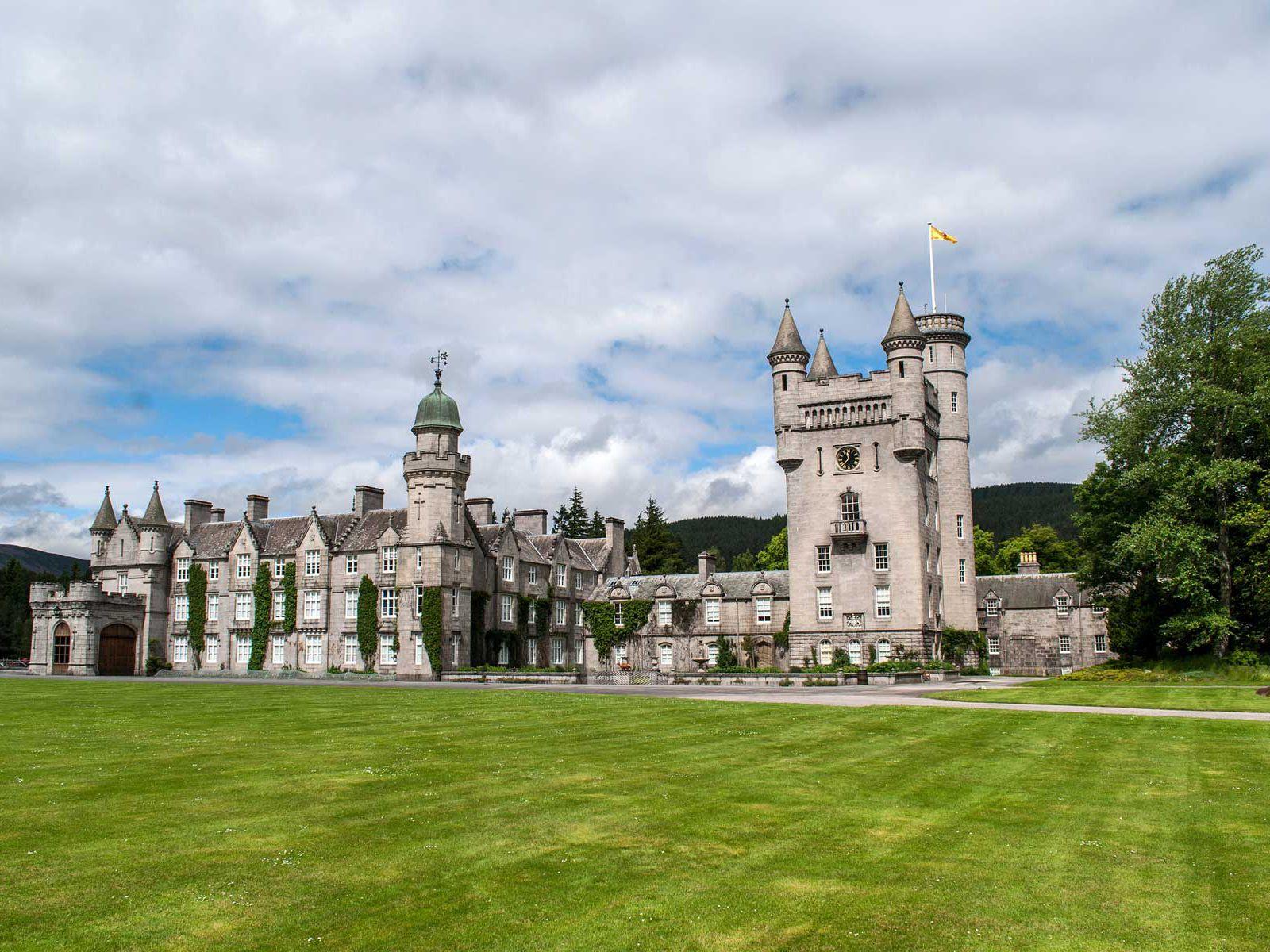 Balmoral Castle Wallpapers - Top Free Balmoral Castle Backgrounds ...