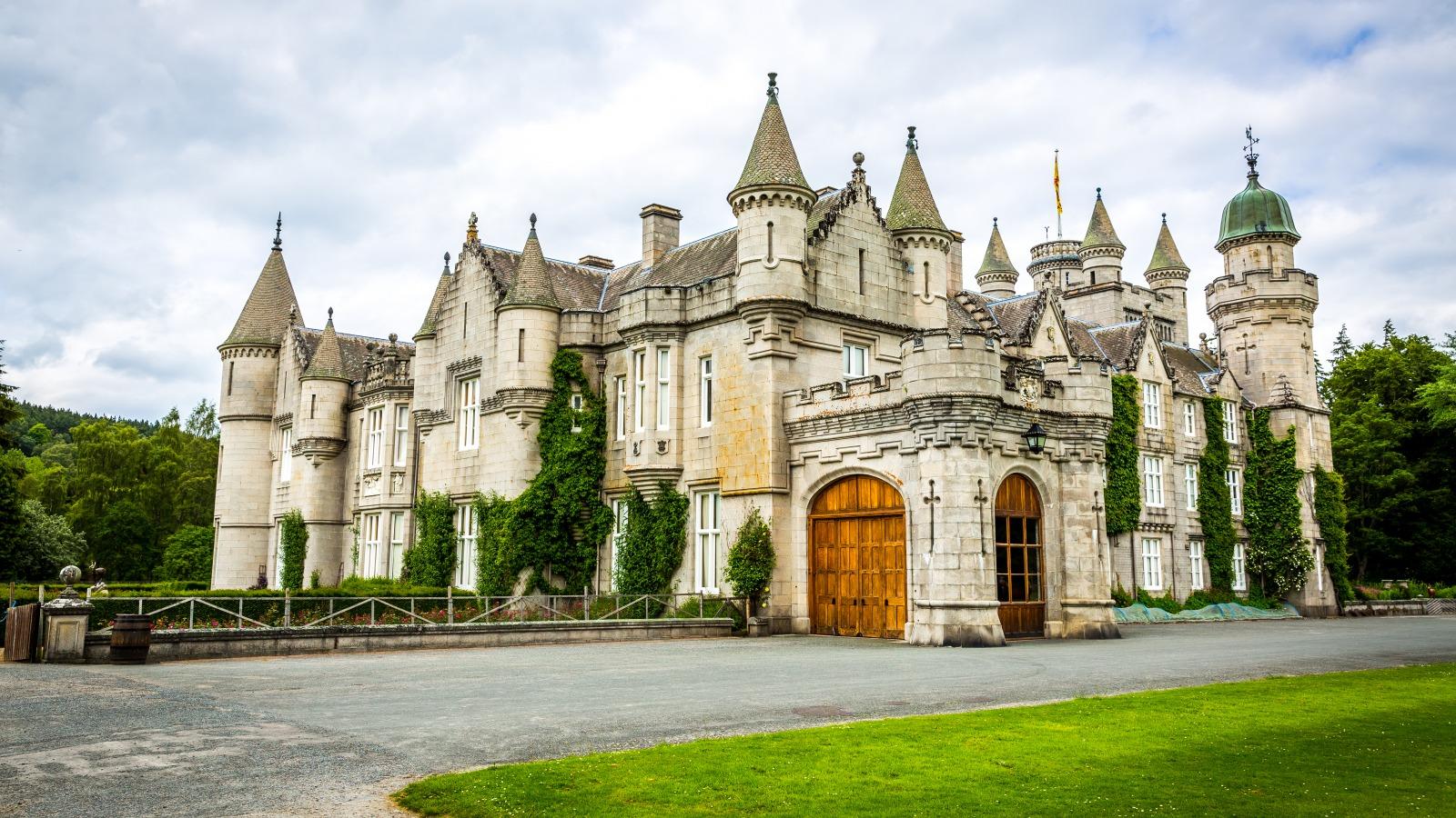 Balmoral Castle Wallpapers - Top Free Balmoral Castle Backgrounds ...