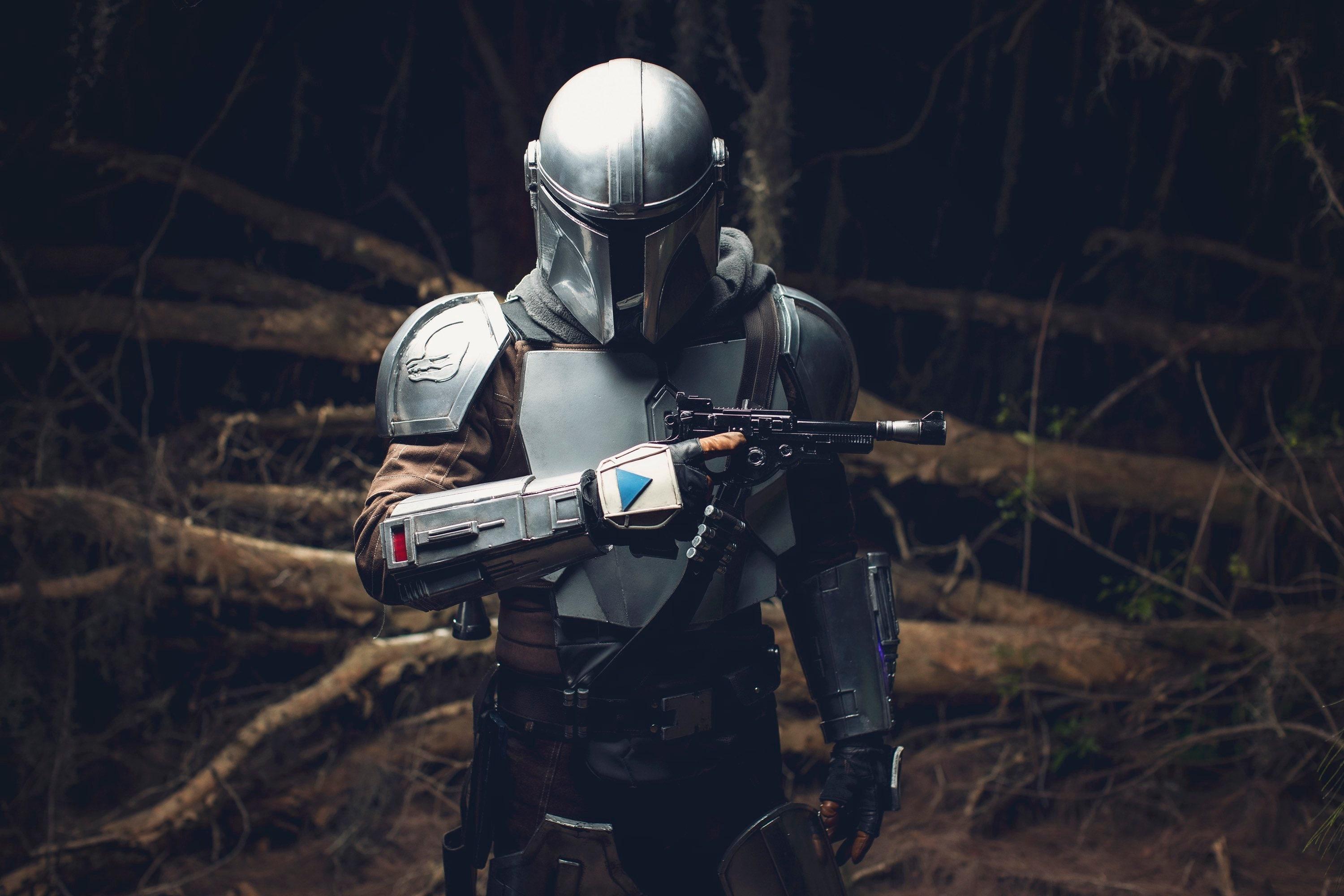 3000x2000 The Mandalorian Costume Set din Djarin