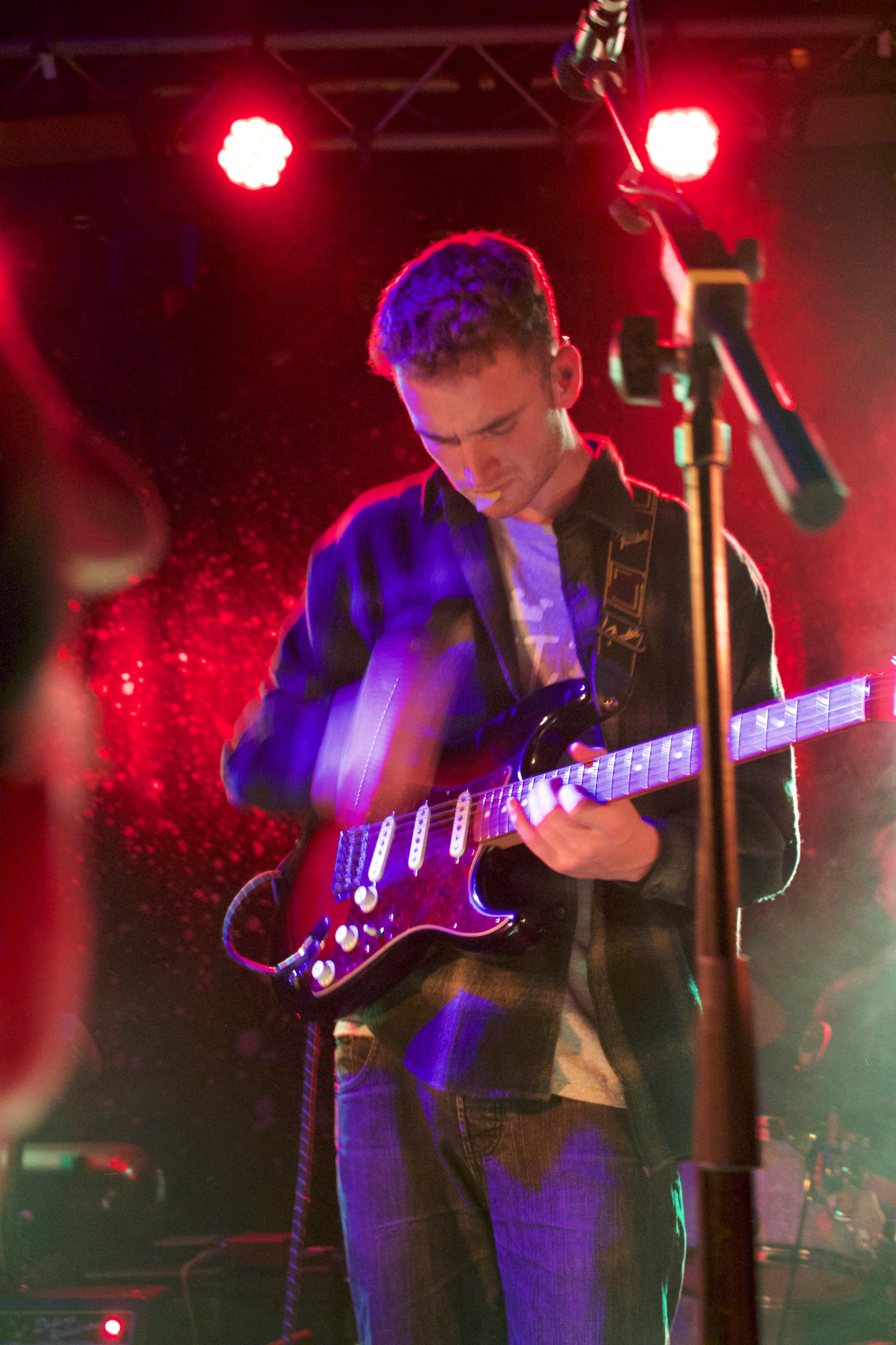 4000x6000 Tom Misch Wallpaper