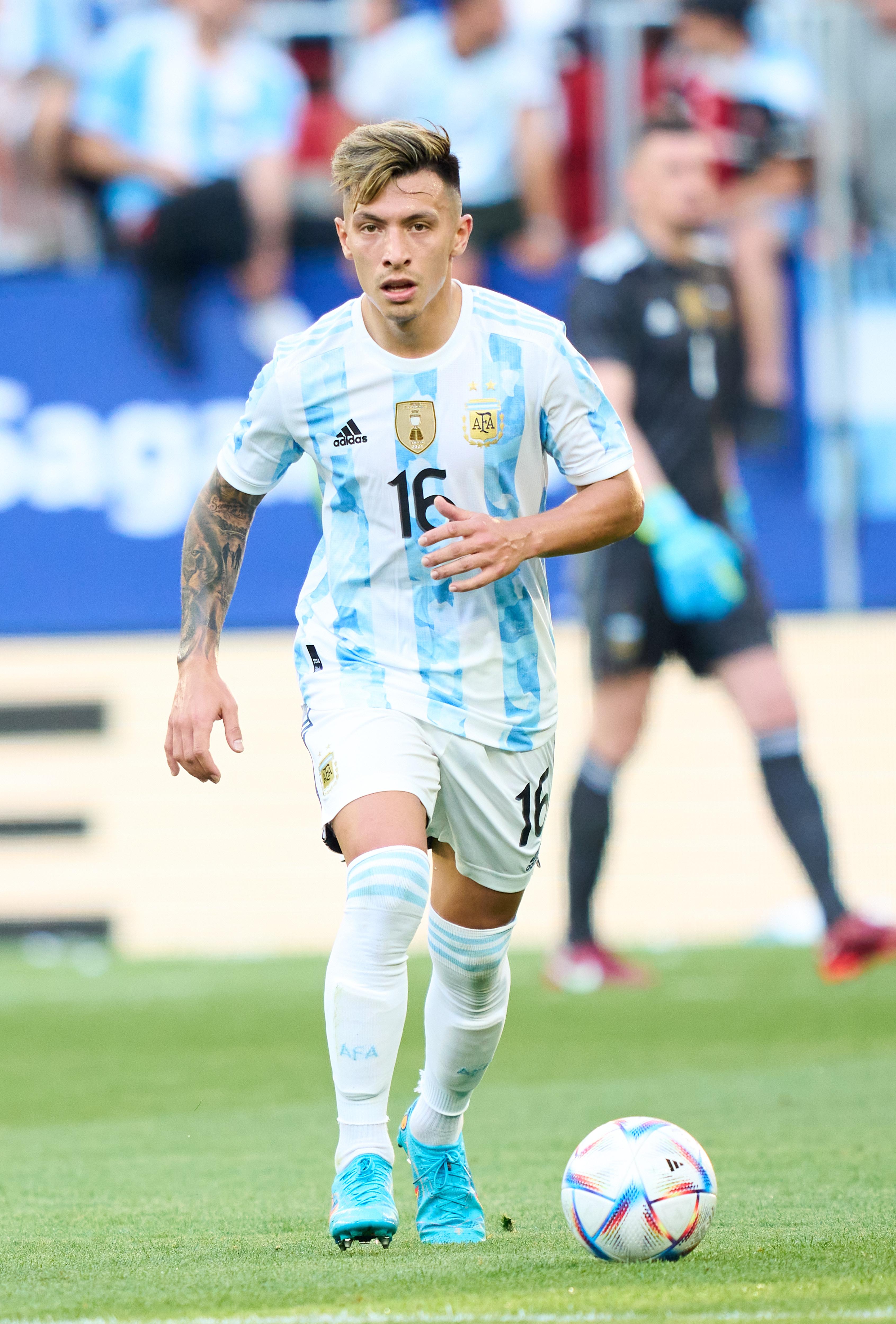 3383x5000 Man Utd urged to make transfer swoop for 'skilful and creative' Lisandro Martinez by club legend Jaap Stam. The US Sun