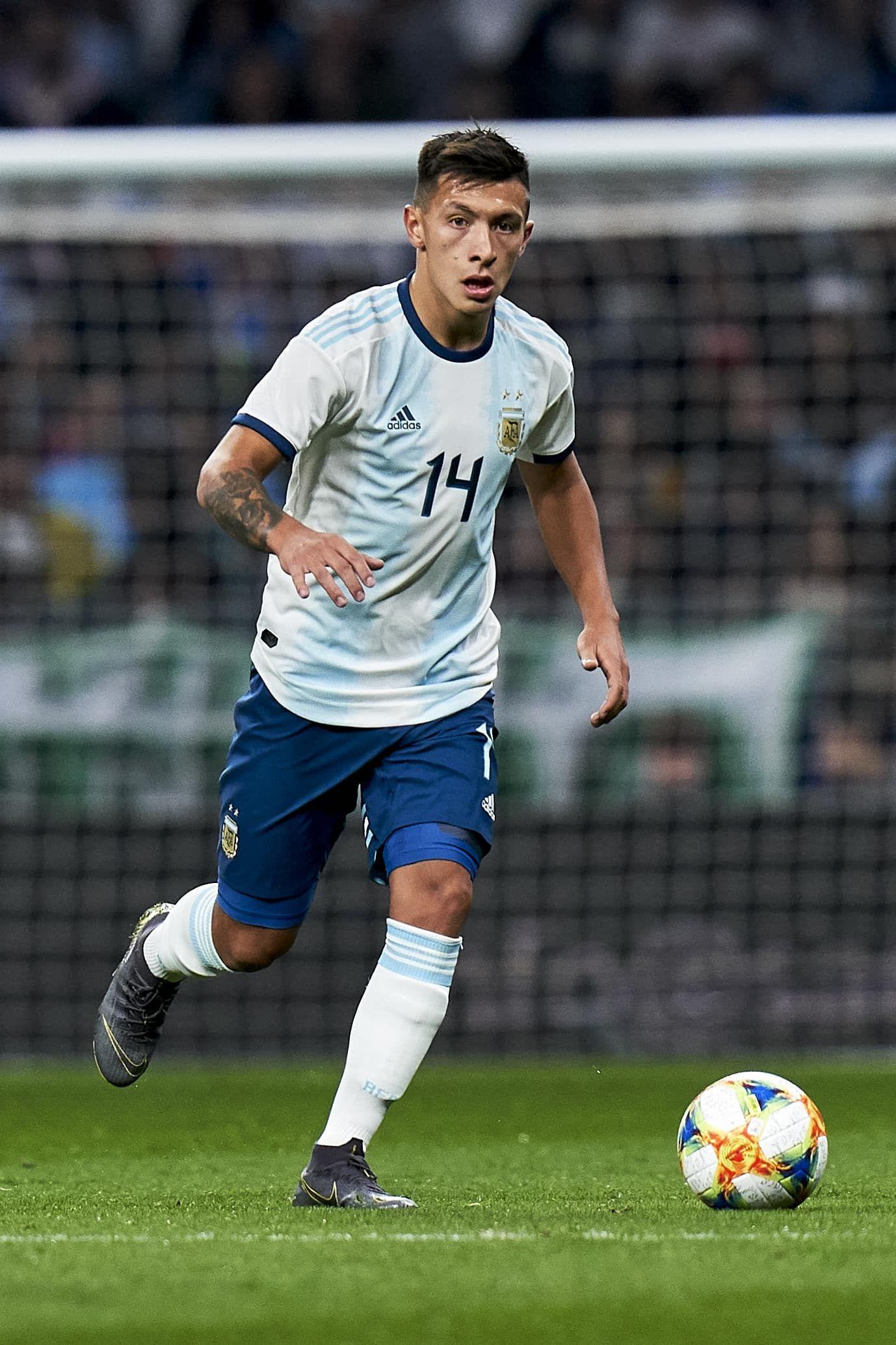 1378x2067 Lisandro Martinez