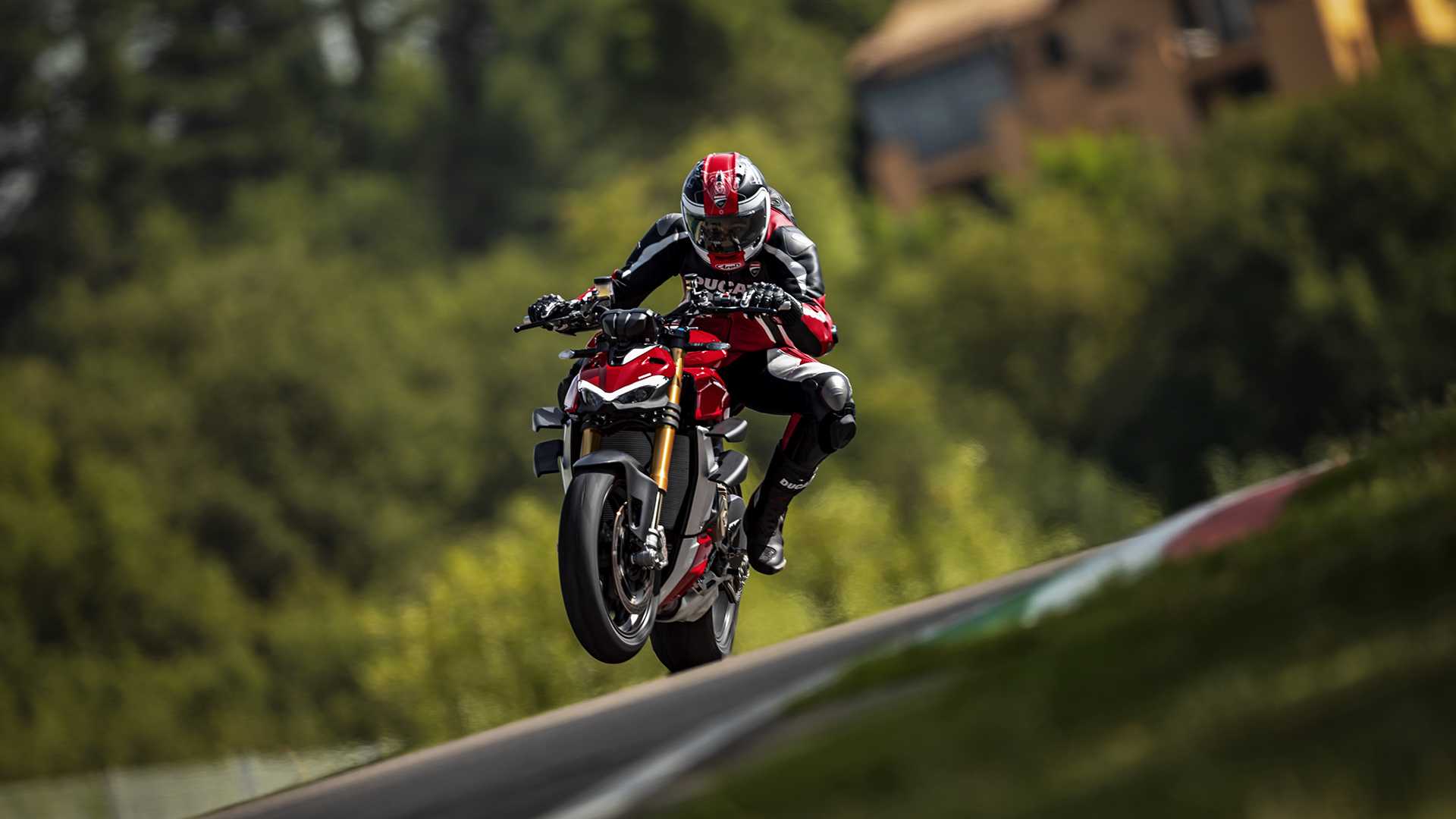 1920x1080 Ducati Streetfighter V V4S (finally) revealed in Italy!