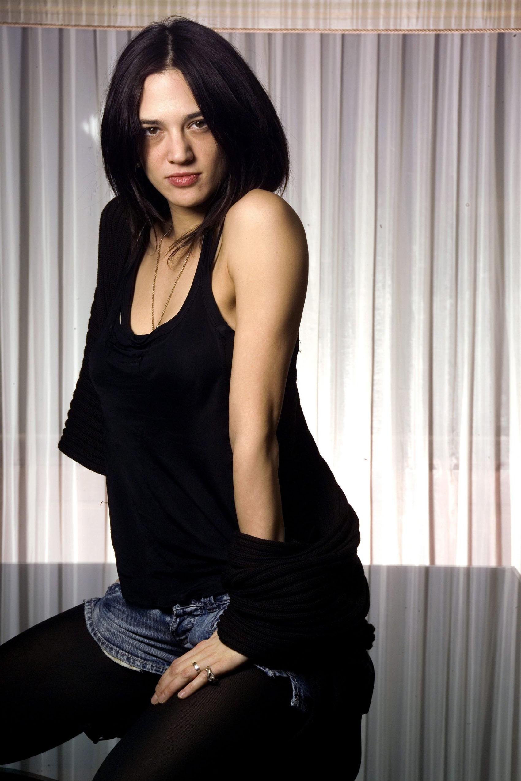 1700x2550 Asia Argento