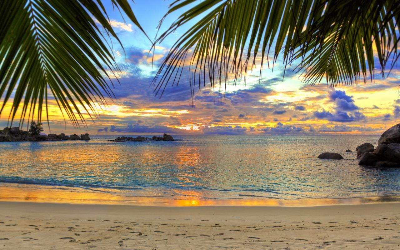 1280x800 Beautiful sunset in the sky on a tropical beach Desktop wallpaper 1280x800