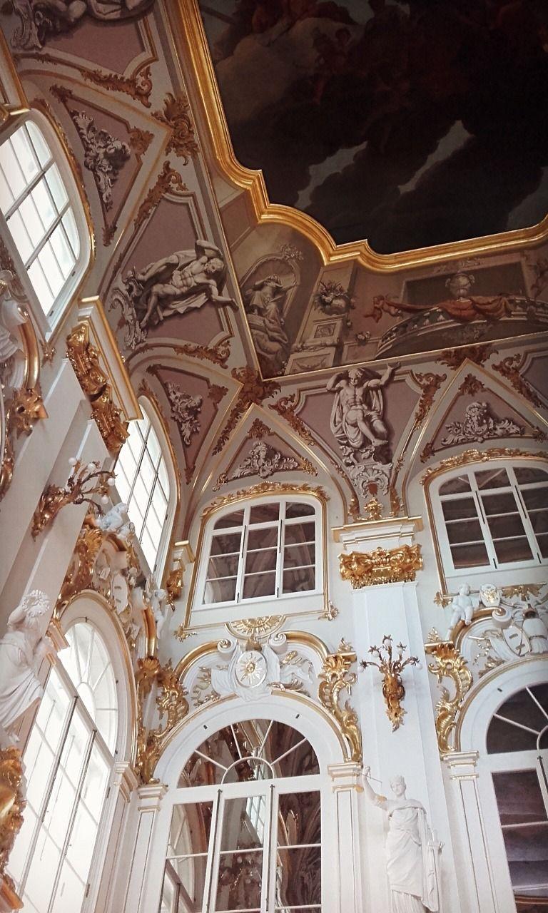 768x1280 Museum Wallpaper