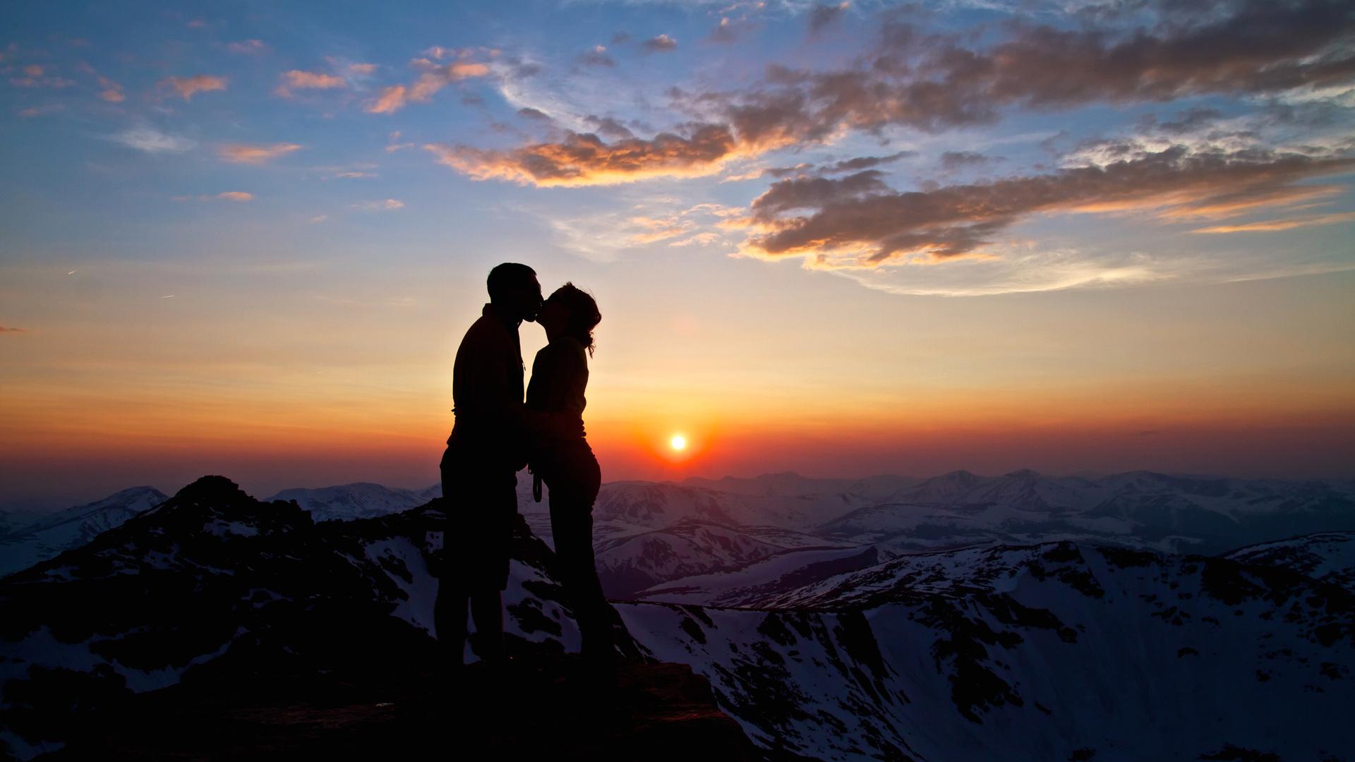 1920x1080 Picture Young Couple Love Sun HD wallpaper