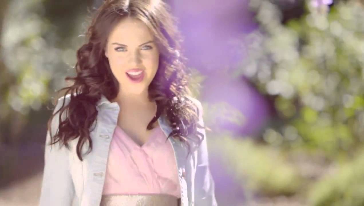 1272x720 Elizabeth Gillies Wallpaper