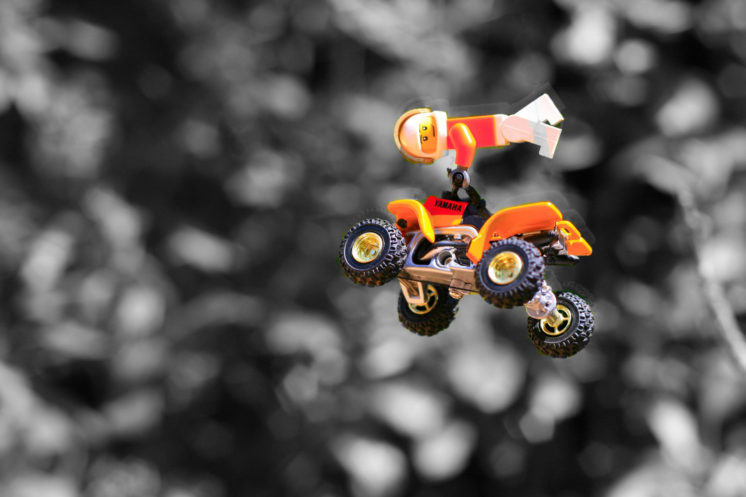 2583x1720 Lego HD Wallpaper