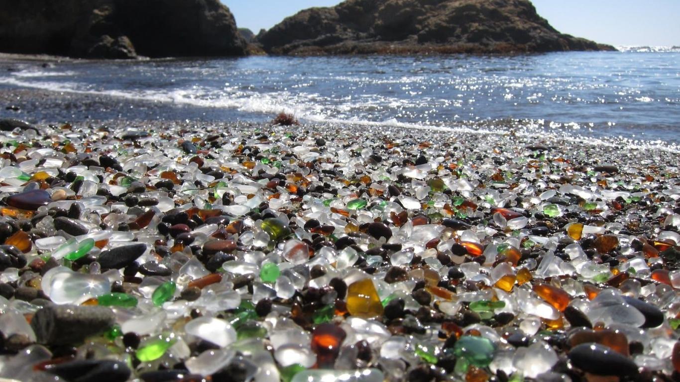 1366x768 Glass Beach in California Desktop wallpaper 1366x768