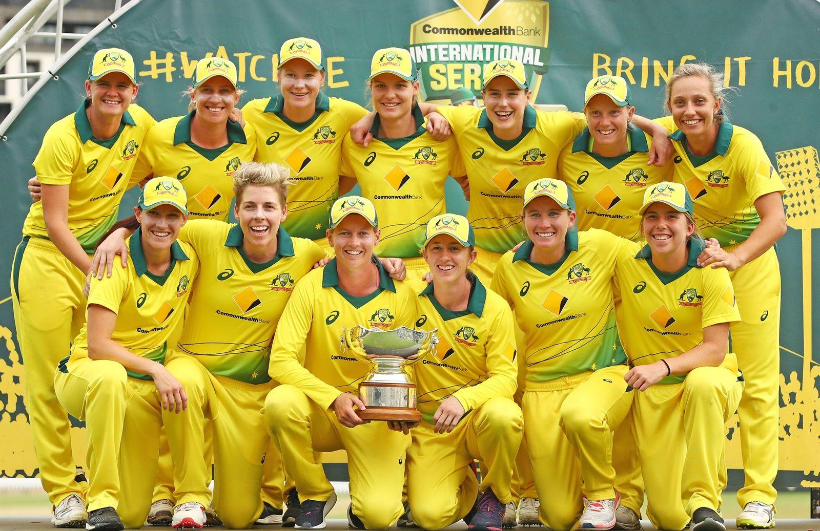 1600x1037 Australian Women Cricketers Wallpaper