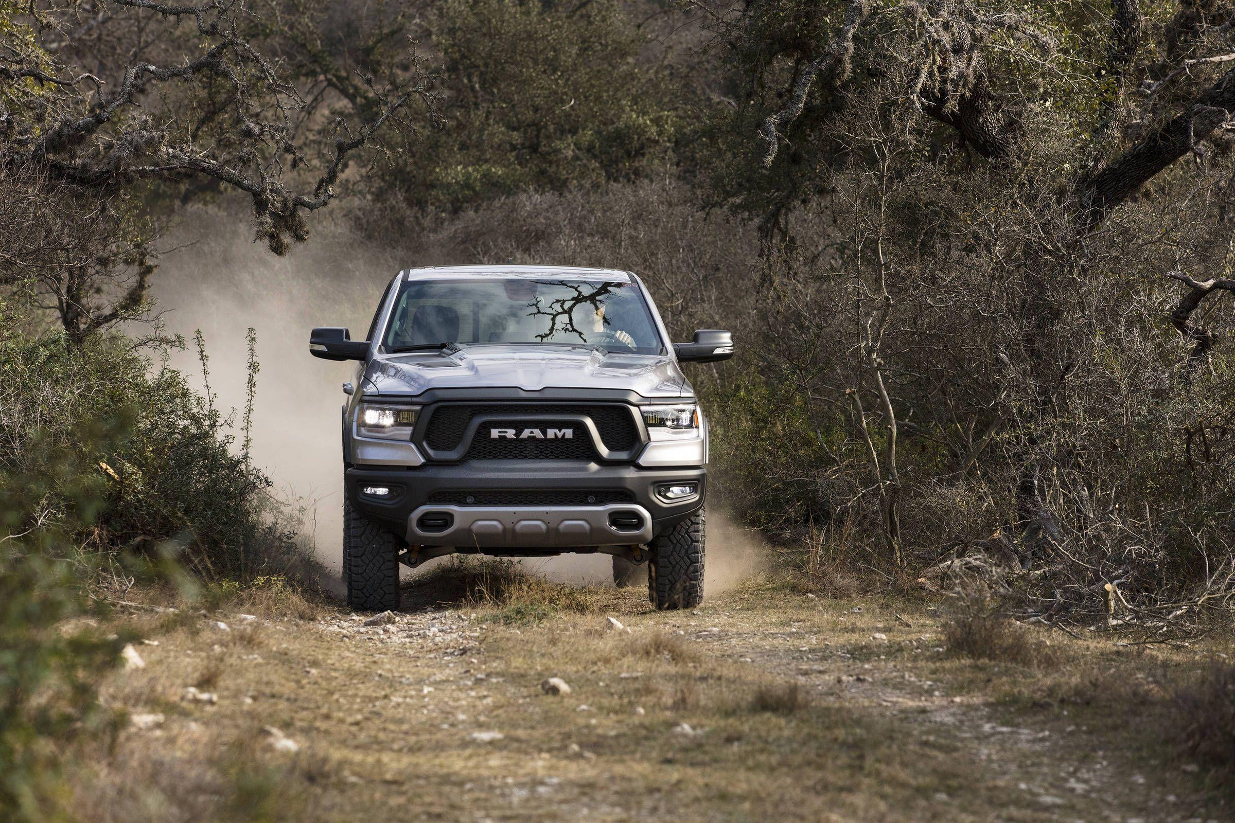 2400x1600 V6 and hybrid V8 Ram 1500s delayed because of EPA certification