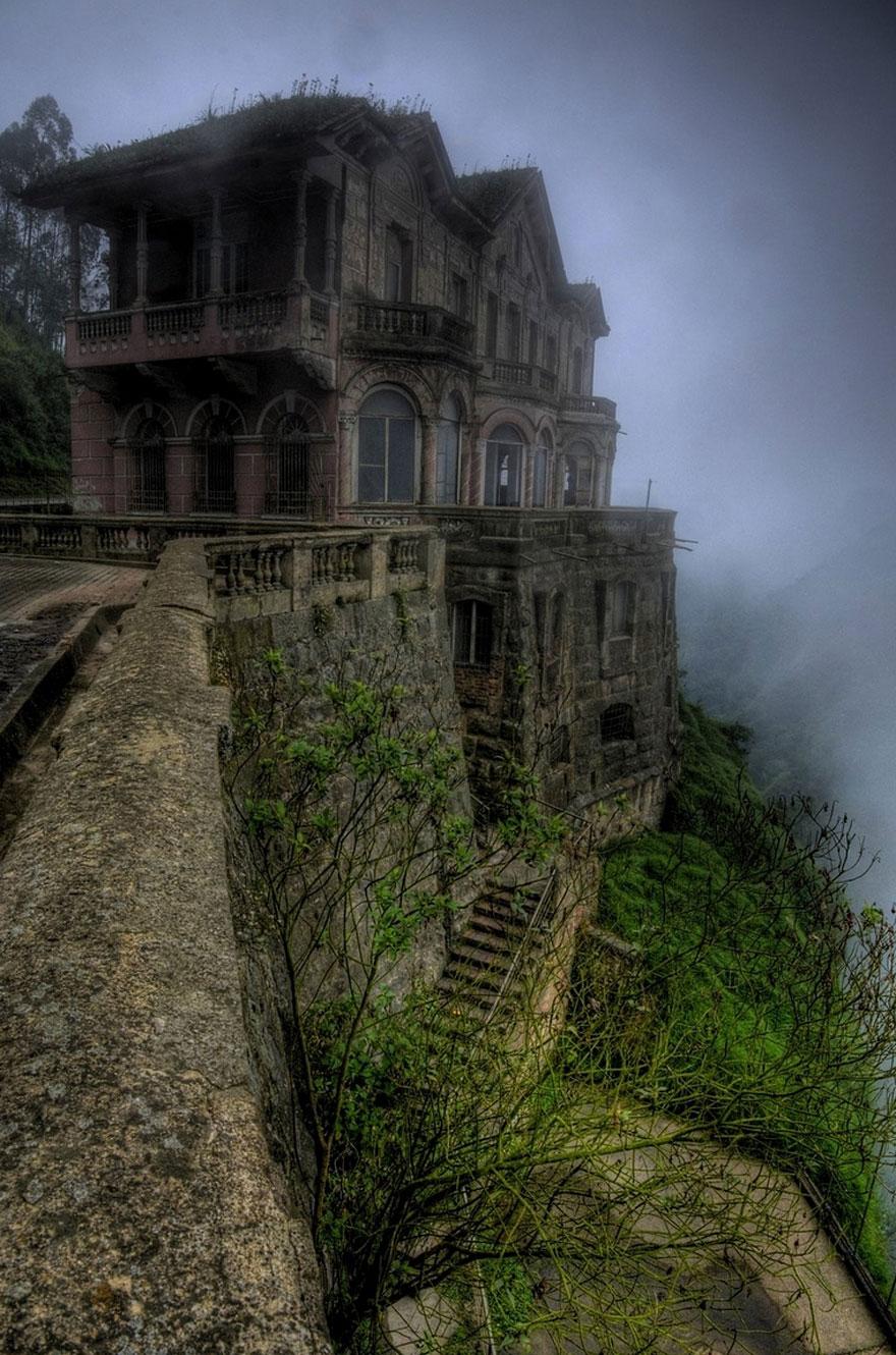 880x1330 Haunting Image of Abandoned Places