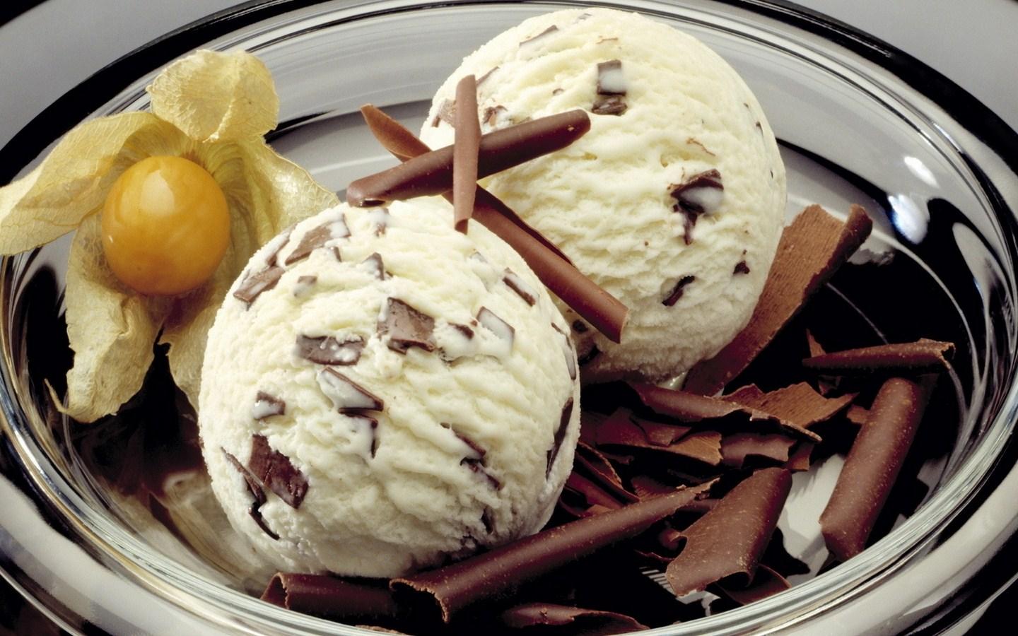1440x900 Ice Cream Chocolate Vanilla Wallpaper [1440x900]