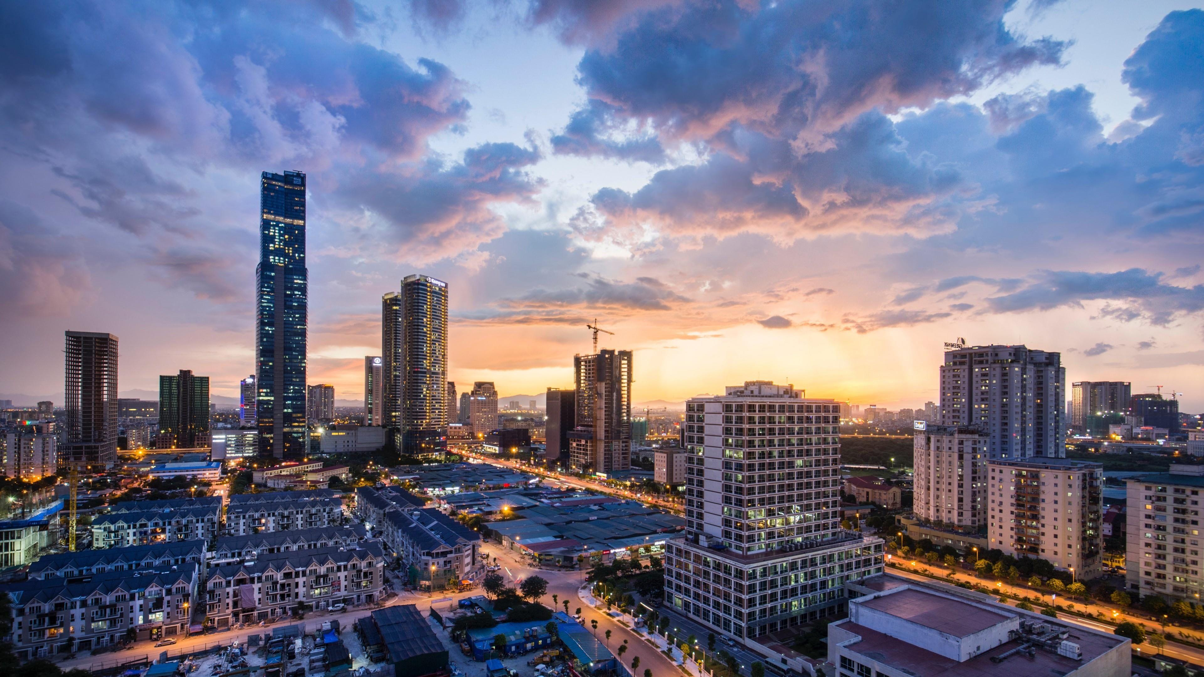 3840x2160 Stunning Cityscape of Hanoi, Vietnam