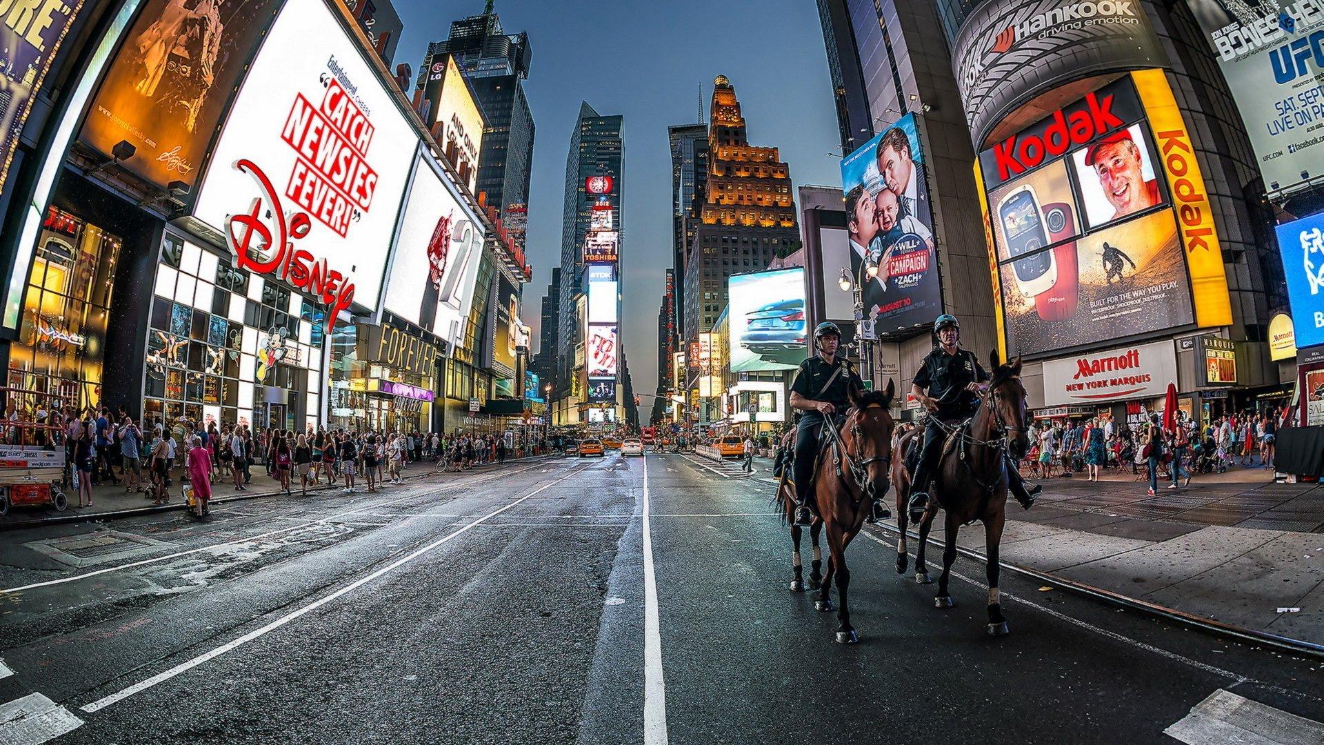 1920x1080 Horseback Policemen Times Square Hdr Horses Skyscrapers City Street New York Night Road Lights Horse Crowd Police wallpaperx1080