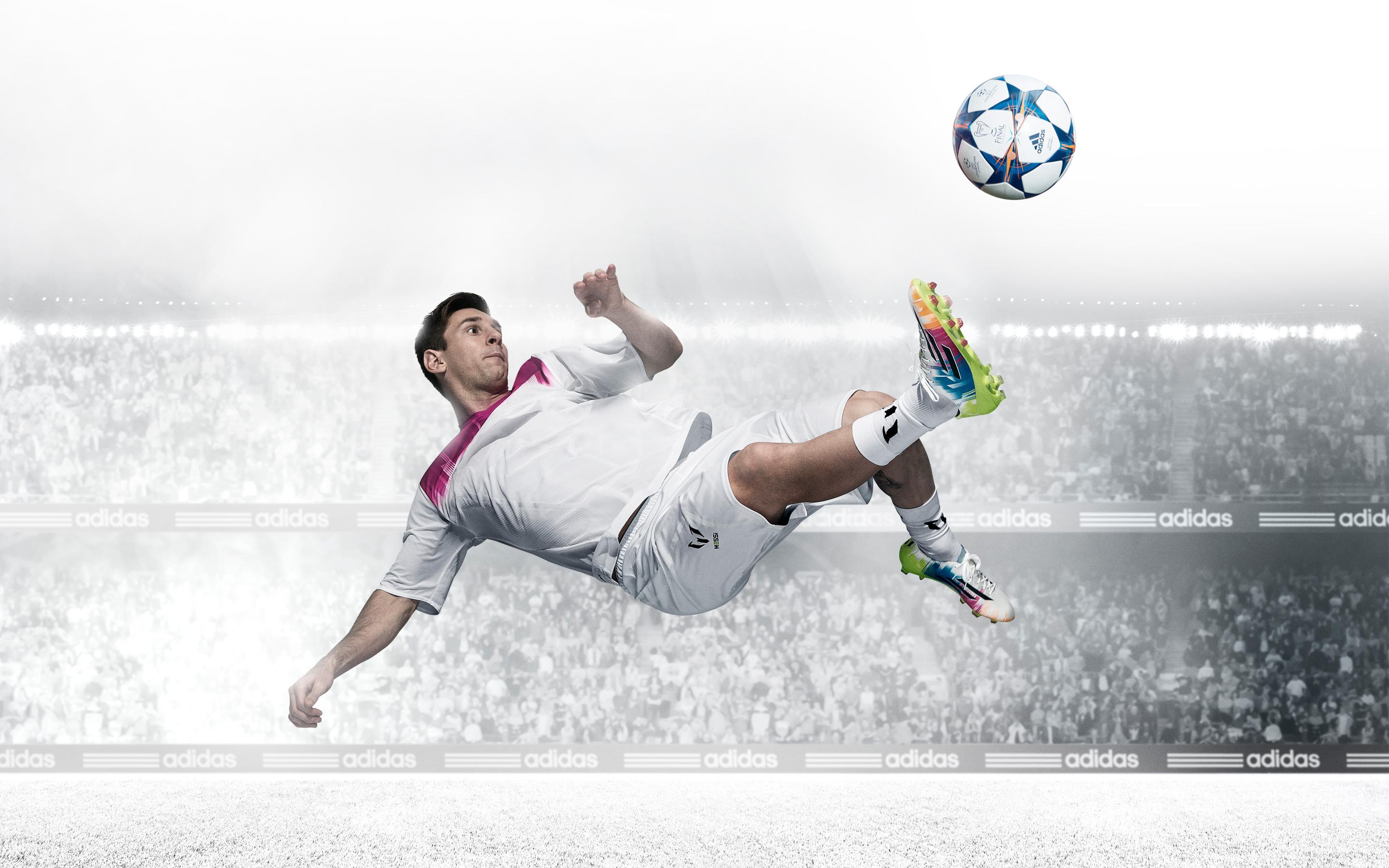 2880x1800 Football 4K wallpaper for your desktop or mobile screen free and easy to download