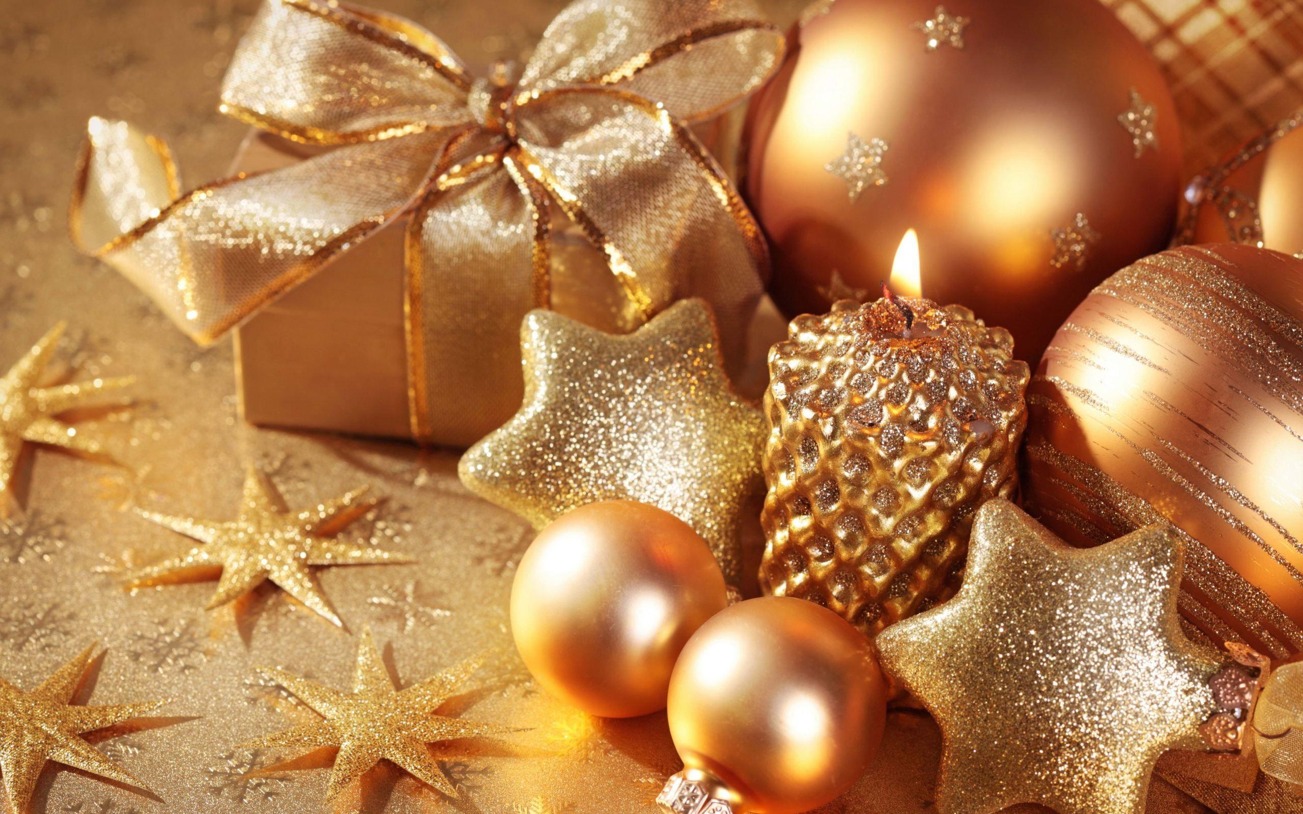 2560x1600 Gold Christmas Decorations Wallpaper