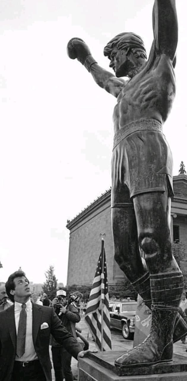 630x1280 Rocky Balboa Statue wallpaper