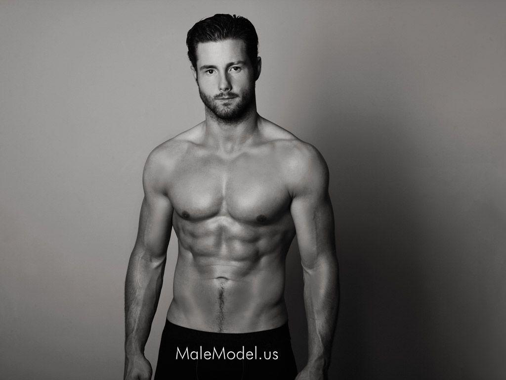 1024x768 Male Fitness Model Wallpaper