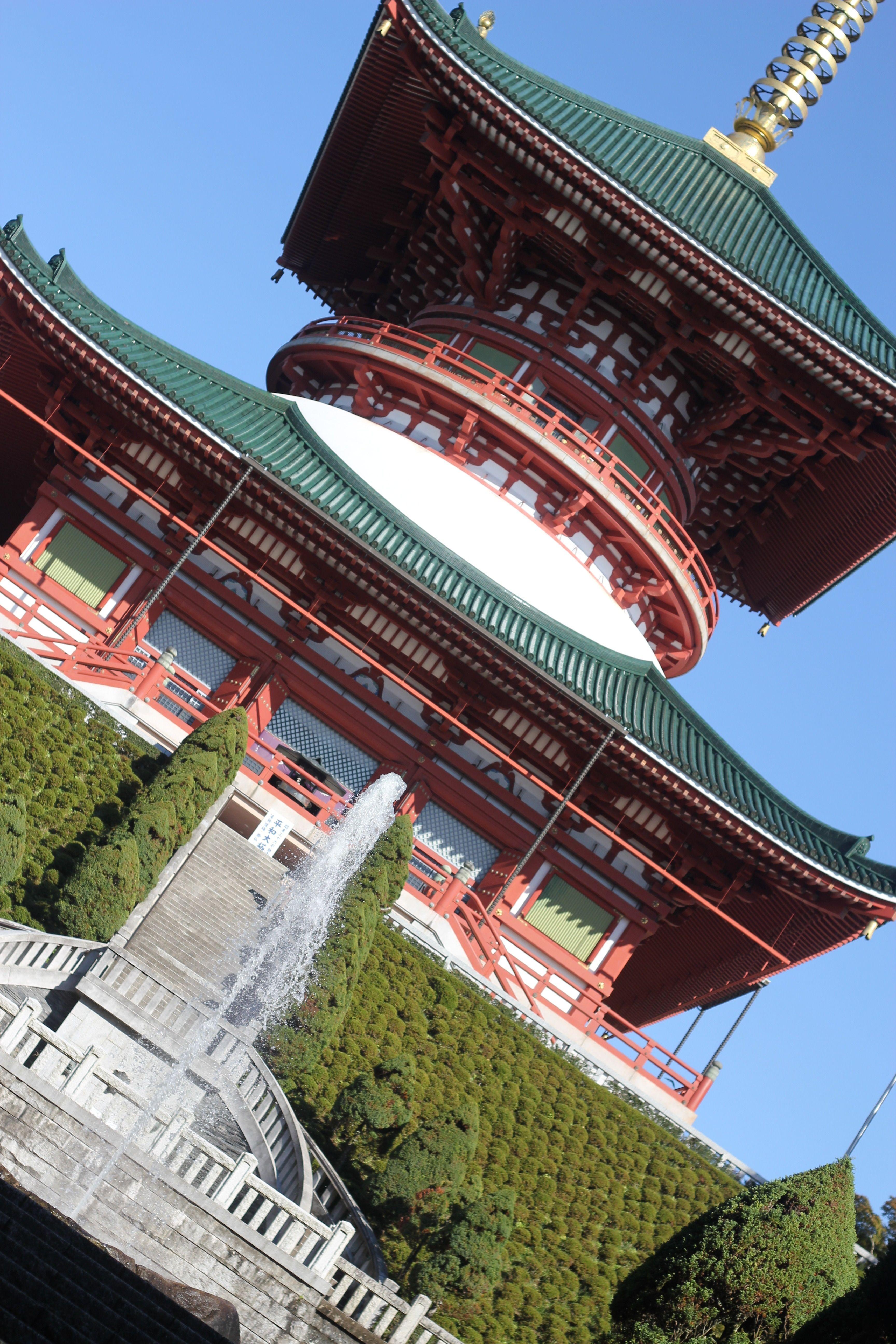 3456x5184 red white and green japanese traditional house free image