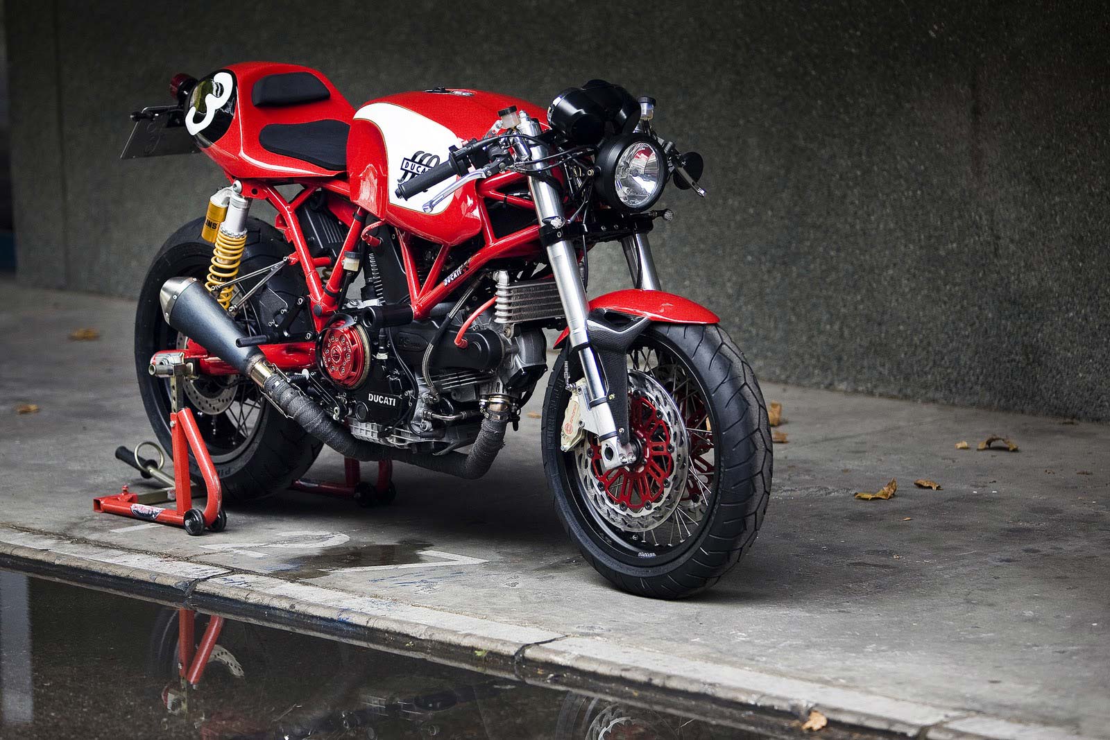 1600x1067 Radical Ducati Café Veloce & Rubber