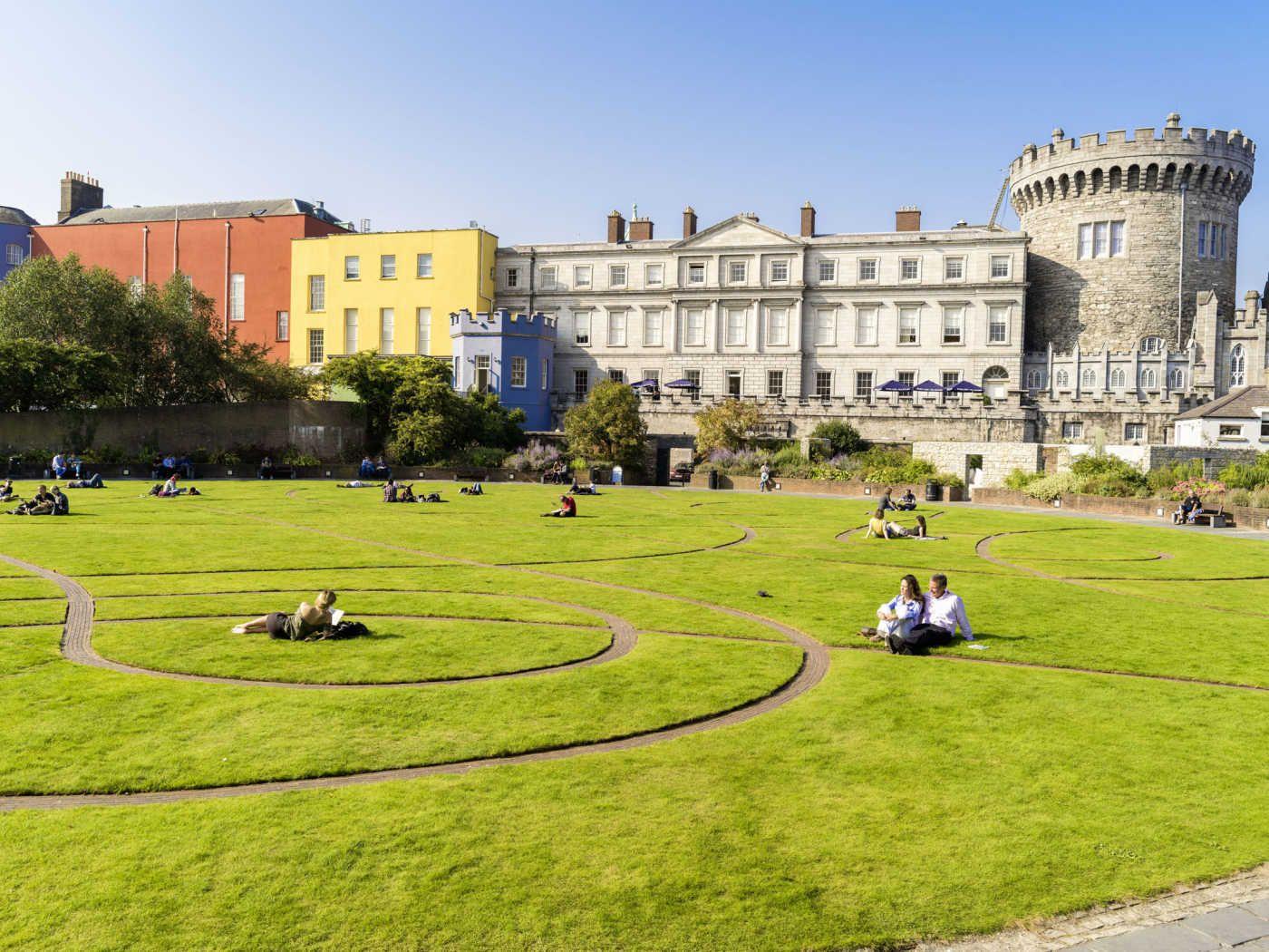 1400x1050 Dublin Castle Courtyard, Ireland. Travel usa, Solo travel, Travel inspiration